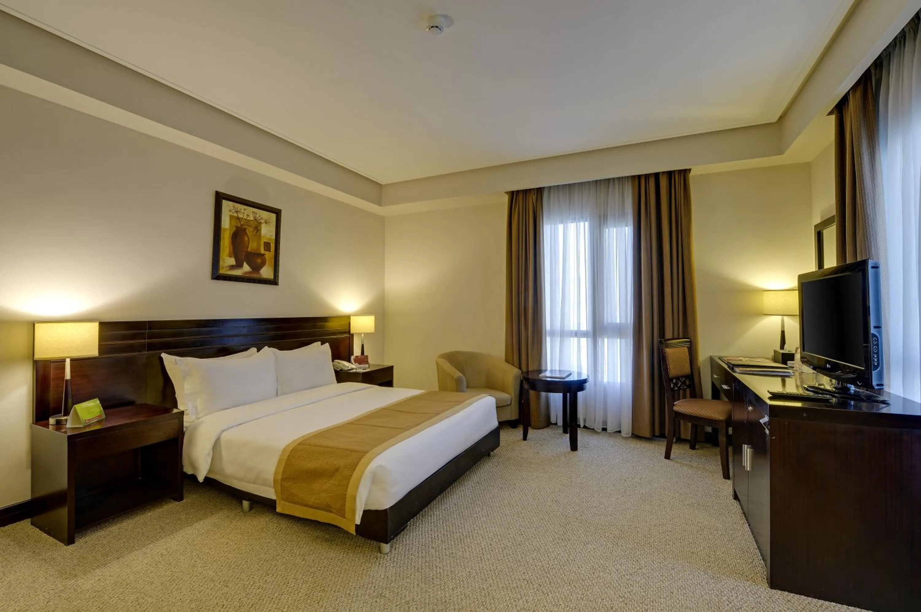 Bedroom, Bed in Monroe Hotel & Suites