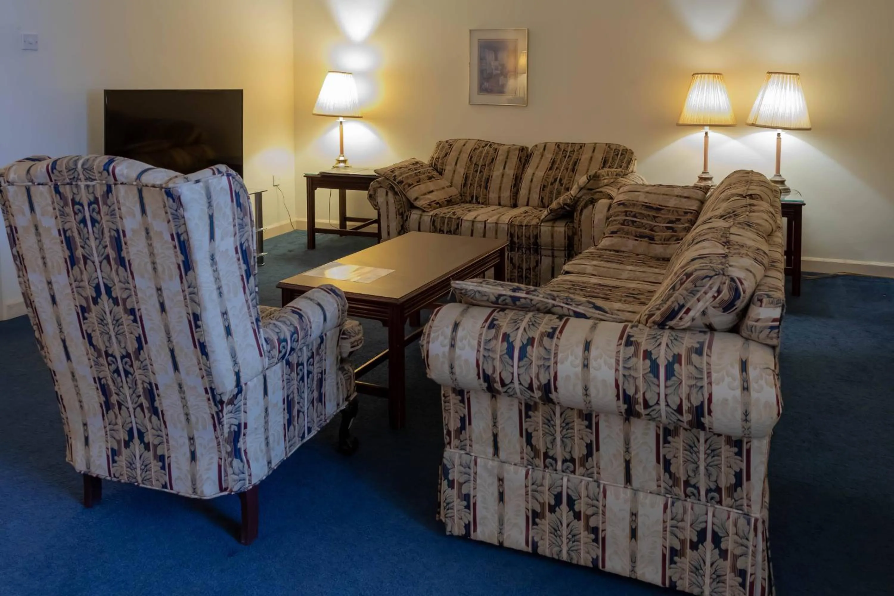 TV and multimedia in Mansouri Mansions Hotel