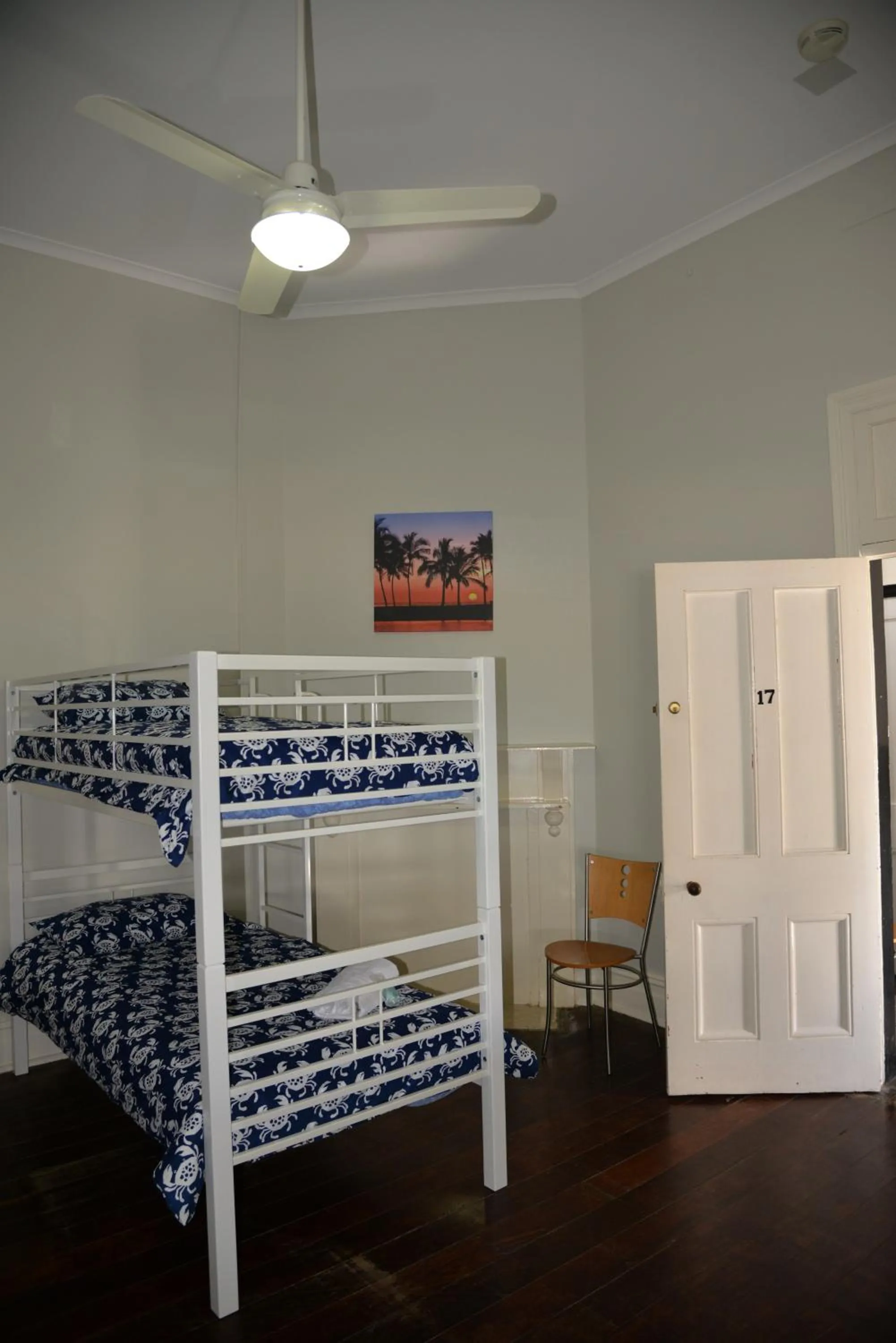 Bed in 6-Bed Male Dormitory Room in Geraldton Backpackers