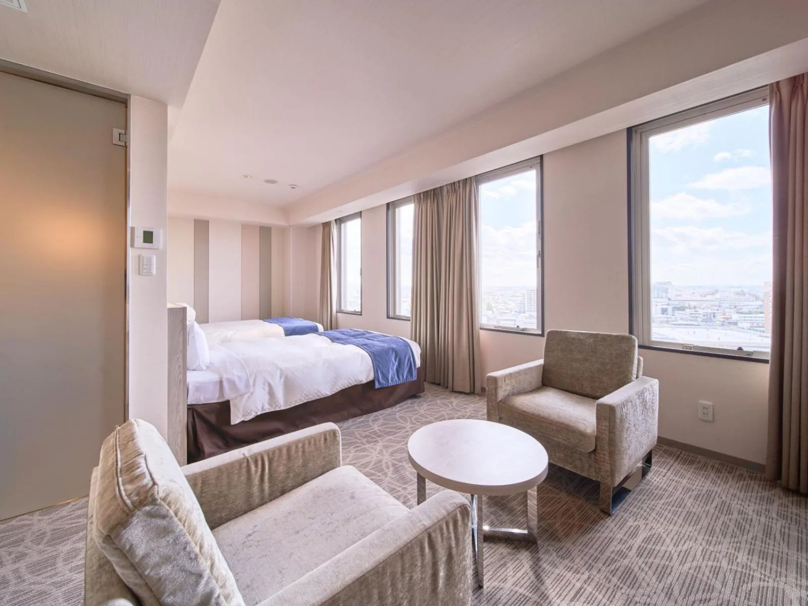 Property building, Bed in Meitetsu Inn Kariya