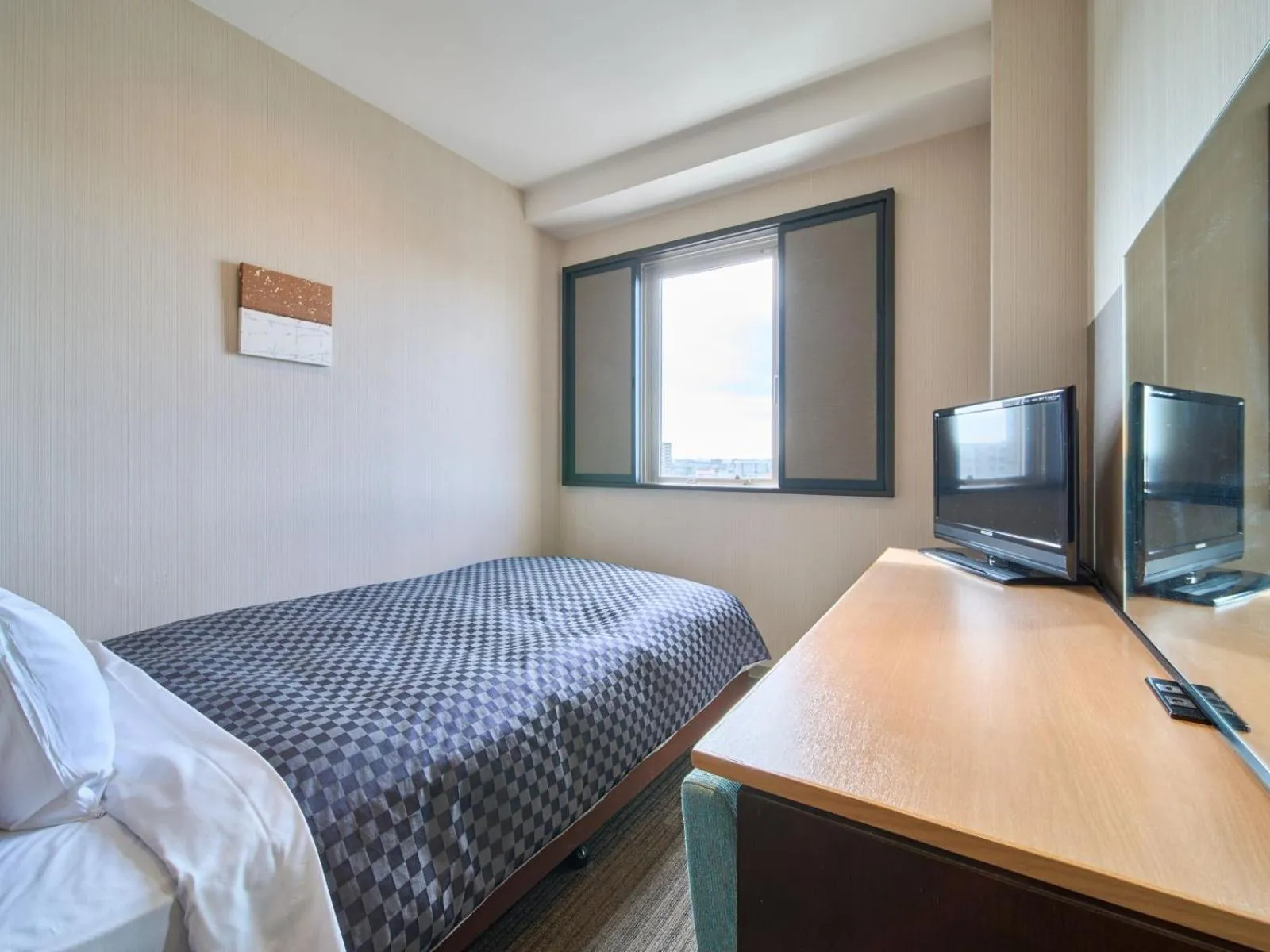 Photo of the whole room, Bed in Meitetsu Inn Kariya