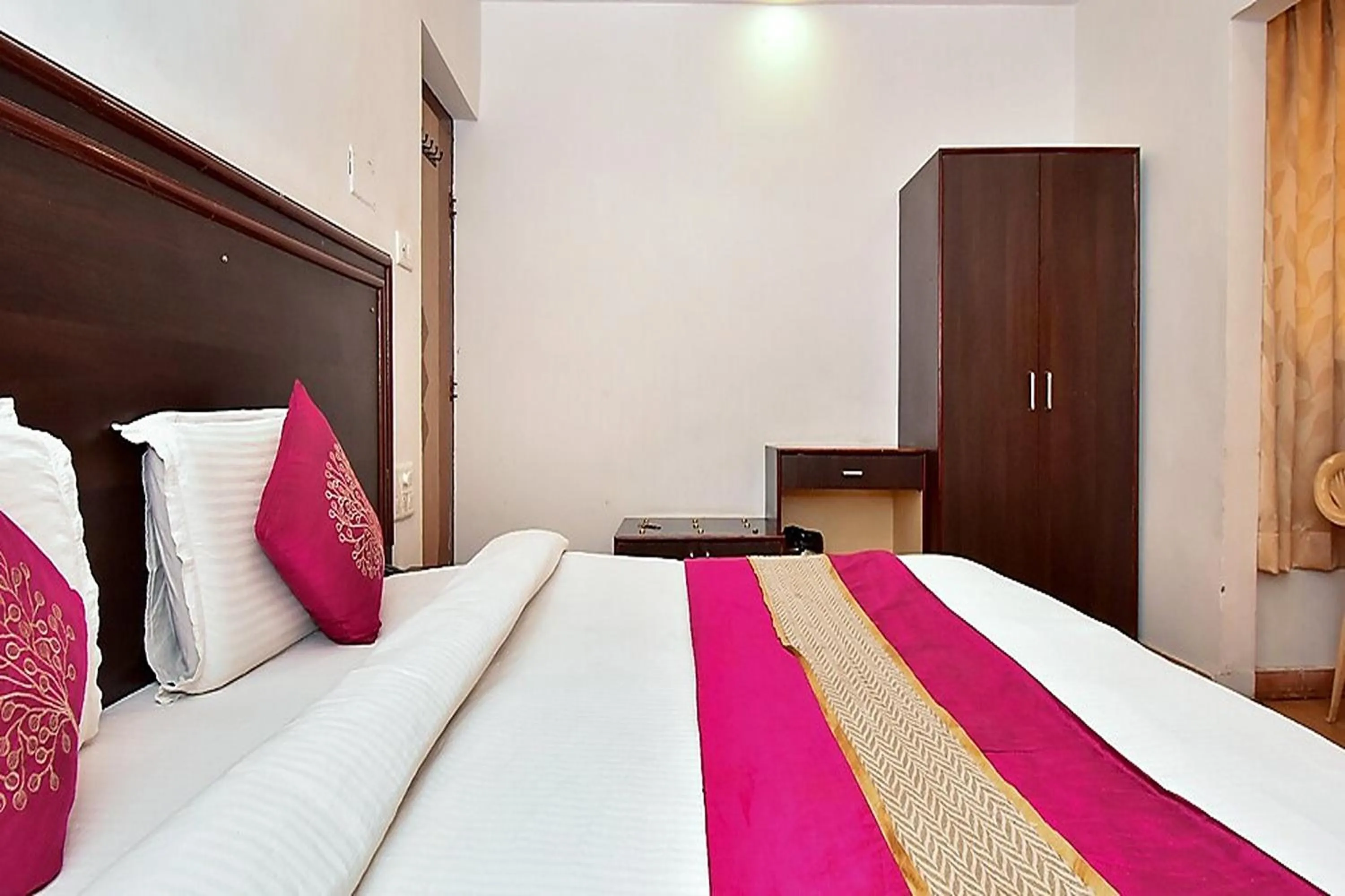 Bedroom in Hotel Deep Palace Near Bus Stand Udaipole