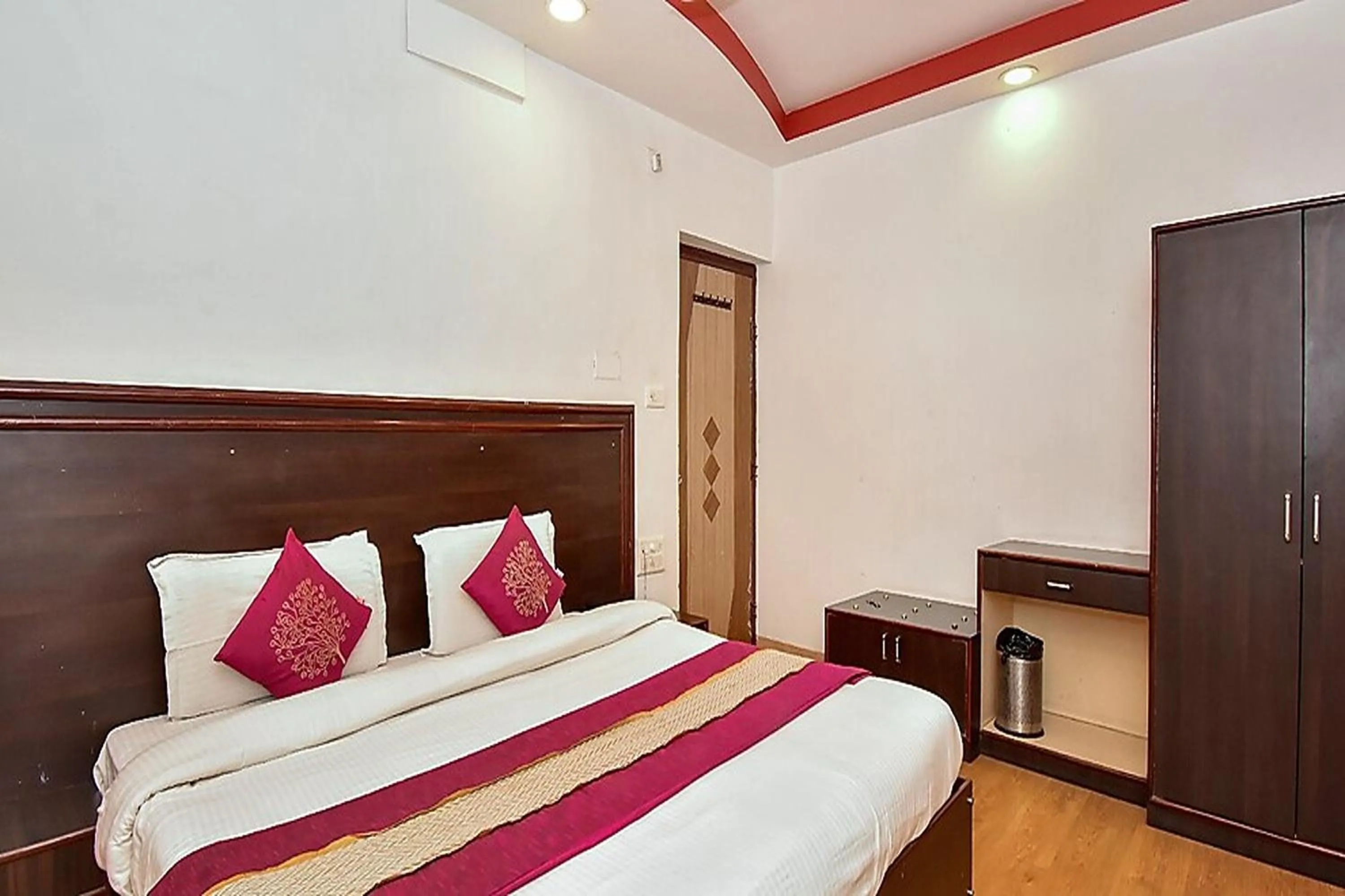 Bedroom in Hotel Deep Palace Near Bus Stand Udaipole