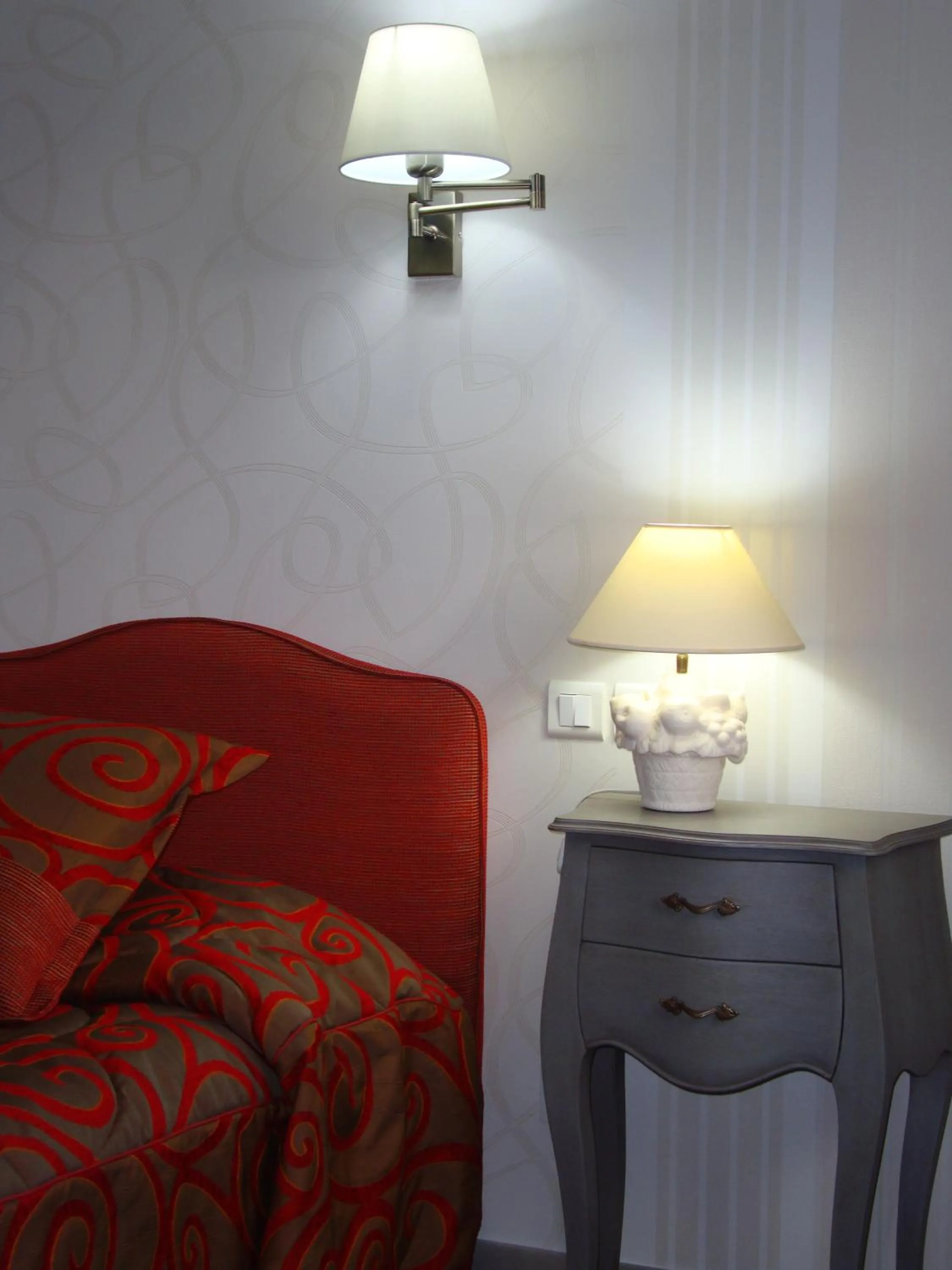 Decorative detail in Logis Hôtel Restaurant Le Gue Du Holme