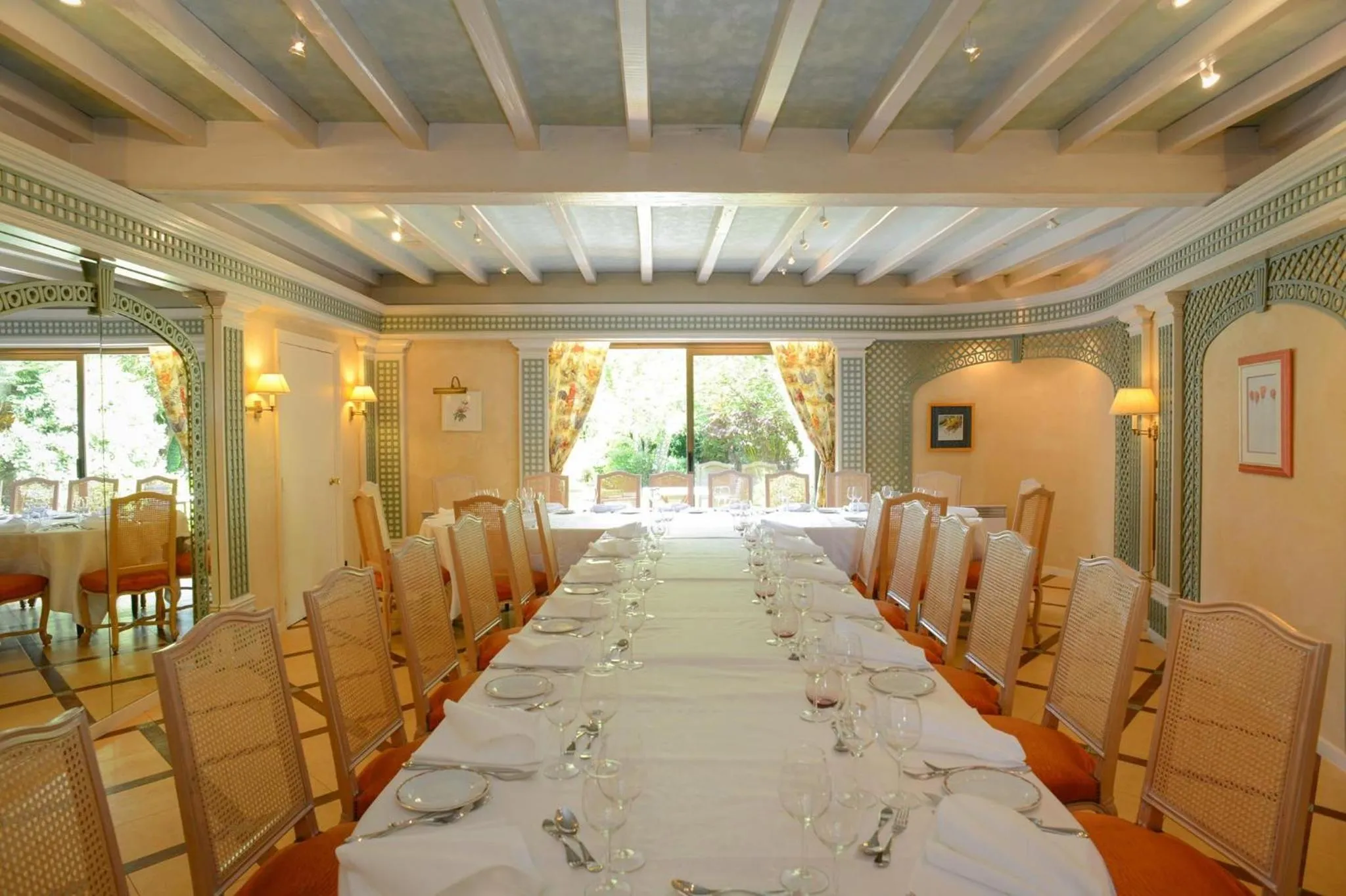 Restaurant/places to eat in Logis Hôtel Restaurant Le Gue Du Holme