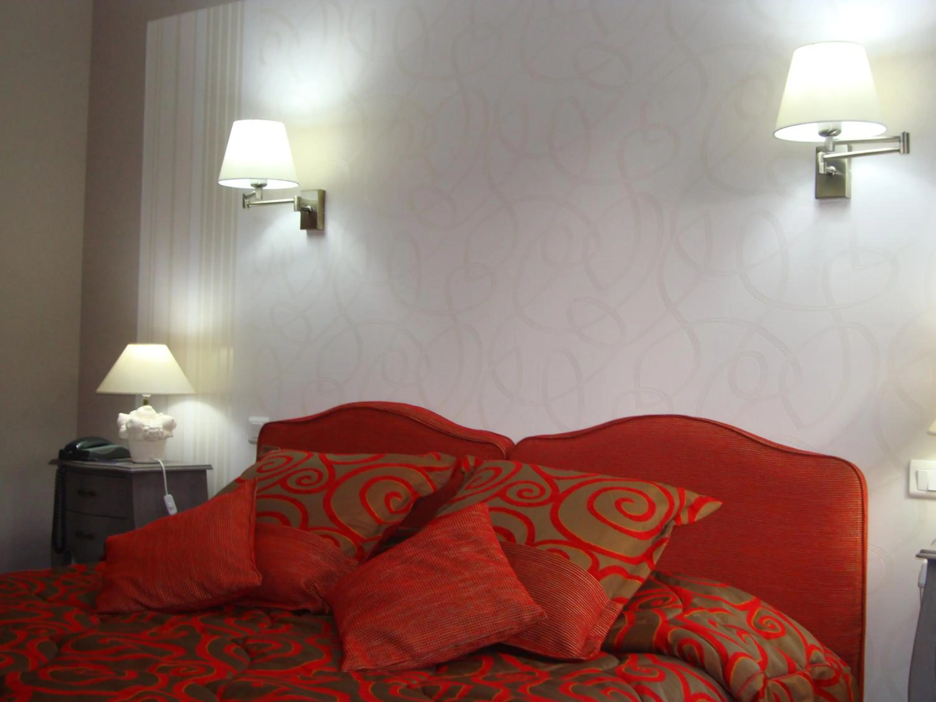 Decorative detail in Logis Hôtel Restaurant Le Gue Du Holme