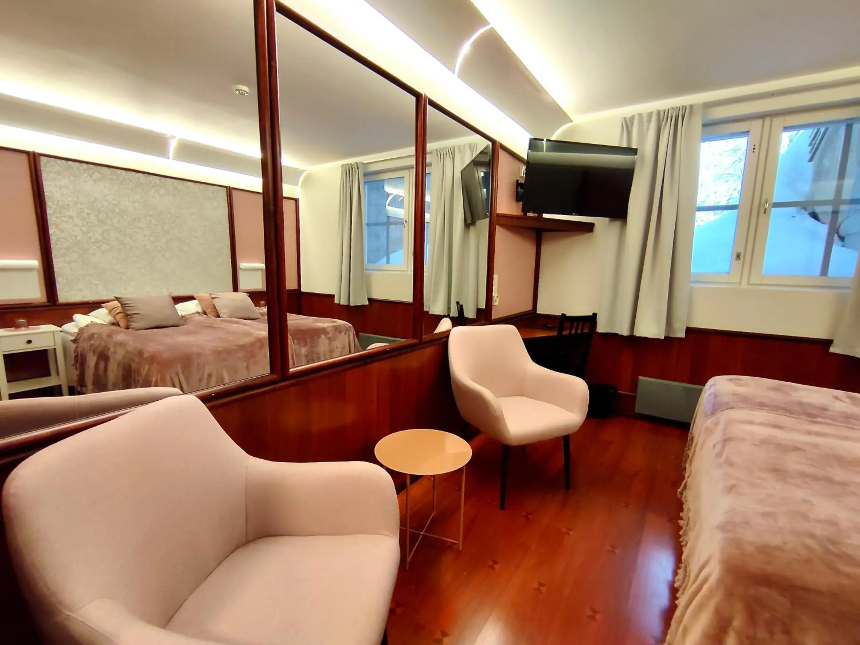 Economy Double or Twin Room in Hotel Royal Ruka Economy Double or Twin Room in Hotel Royal Ruka