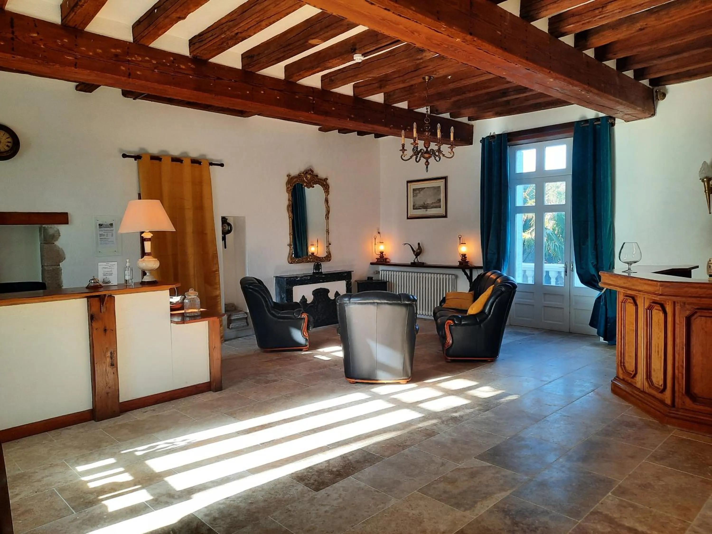 Lobby or reception in Hôtel De La Barbacane