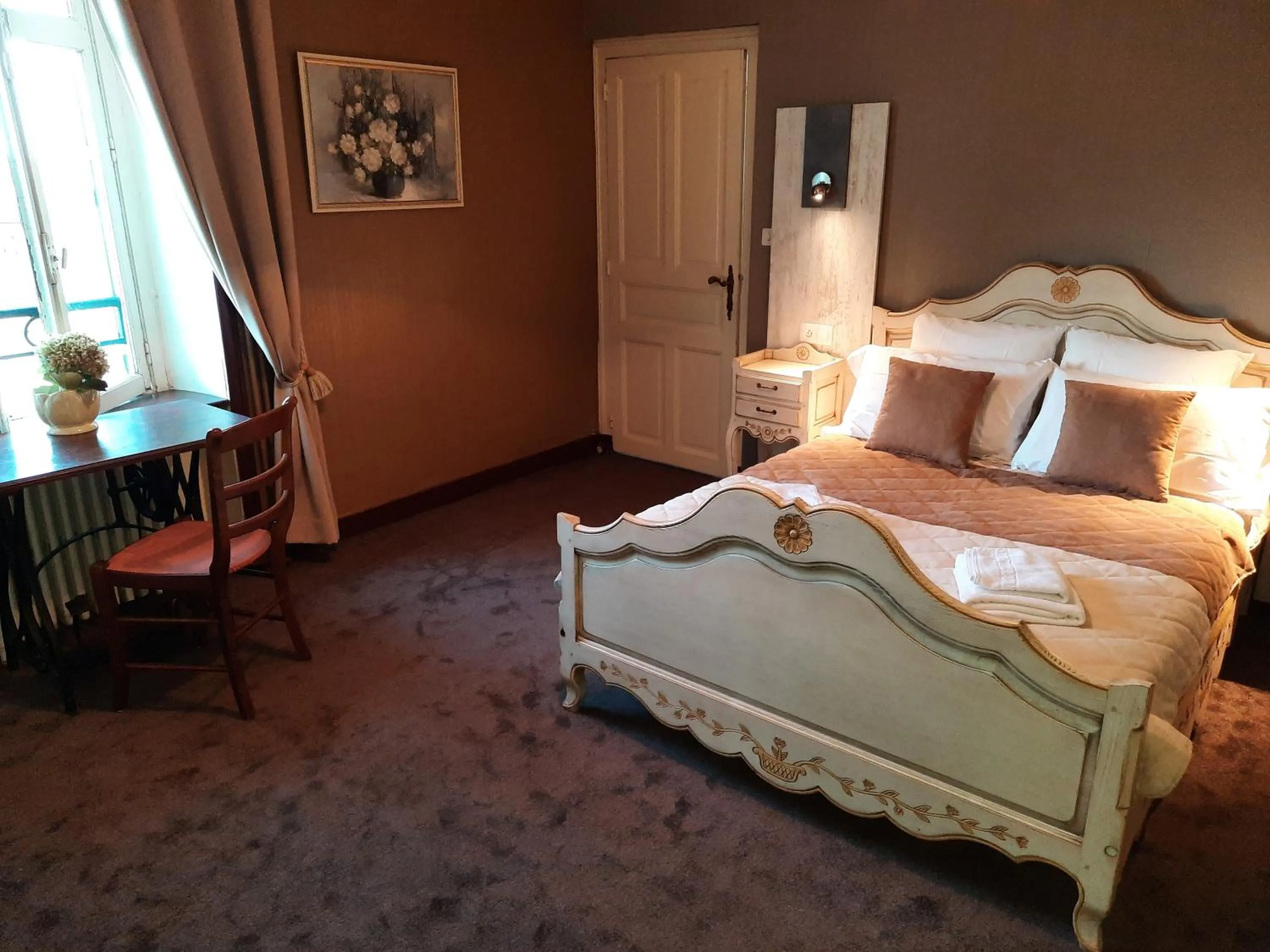 Bedroom, Bed in Hôtel De La Barbacane