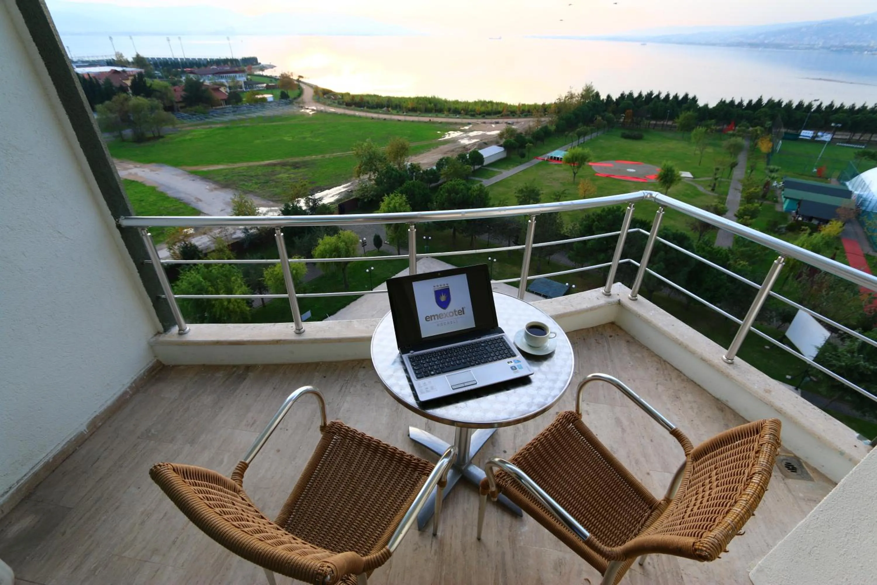 Coffee/tea facilities in EmexOtel Kocaeli