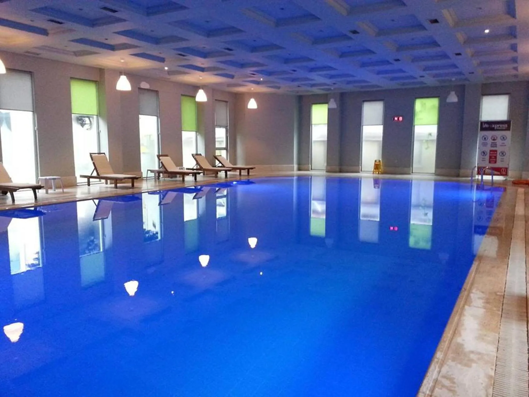 Swimming pool in EmexOtel Kocaeli