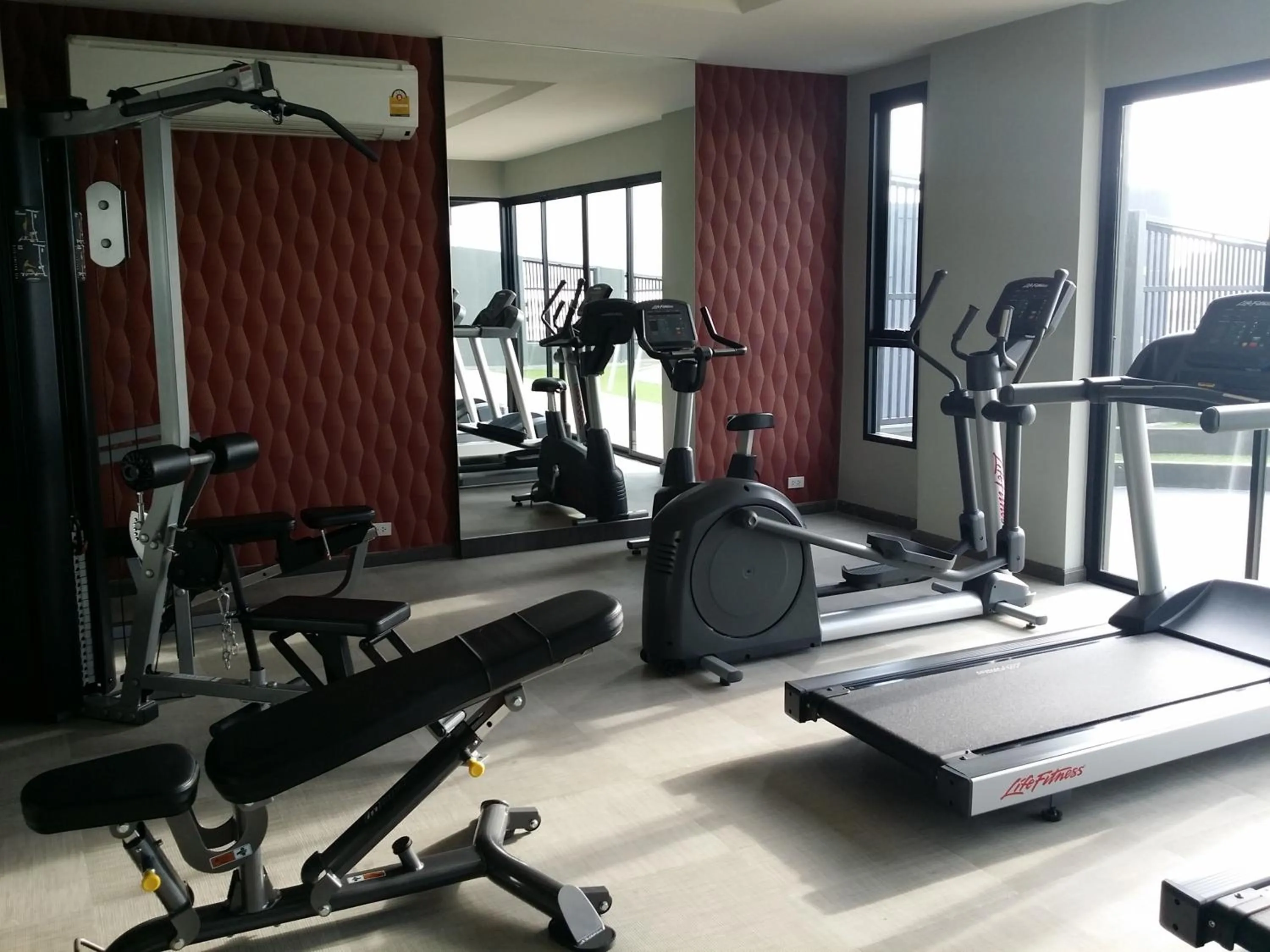 Fitness centre/facilities in The Chezz by Patsamon