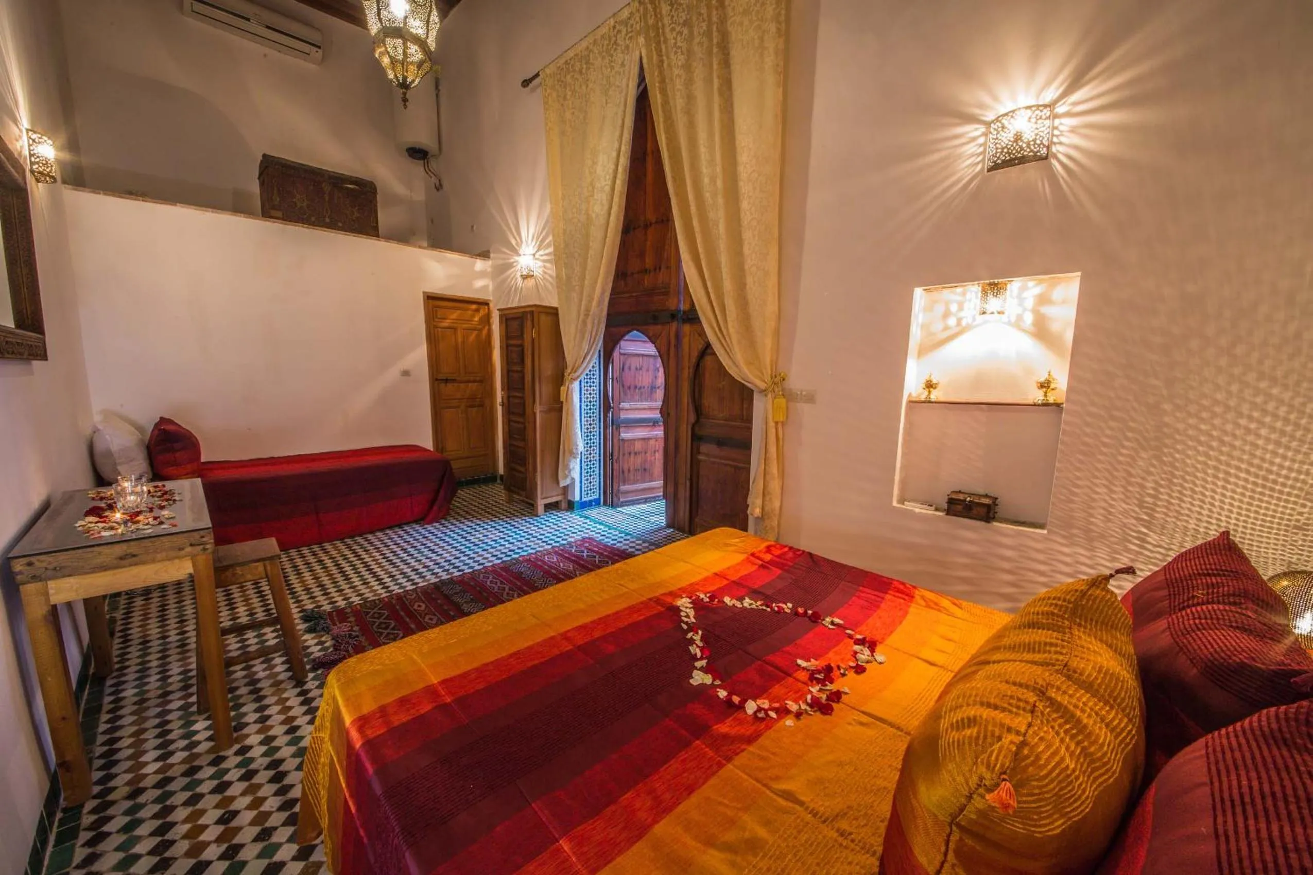 Property building, Bed in Riad Gzira Fez