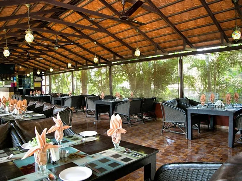 Restaurant/places to eat in Hotel Hampi International
