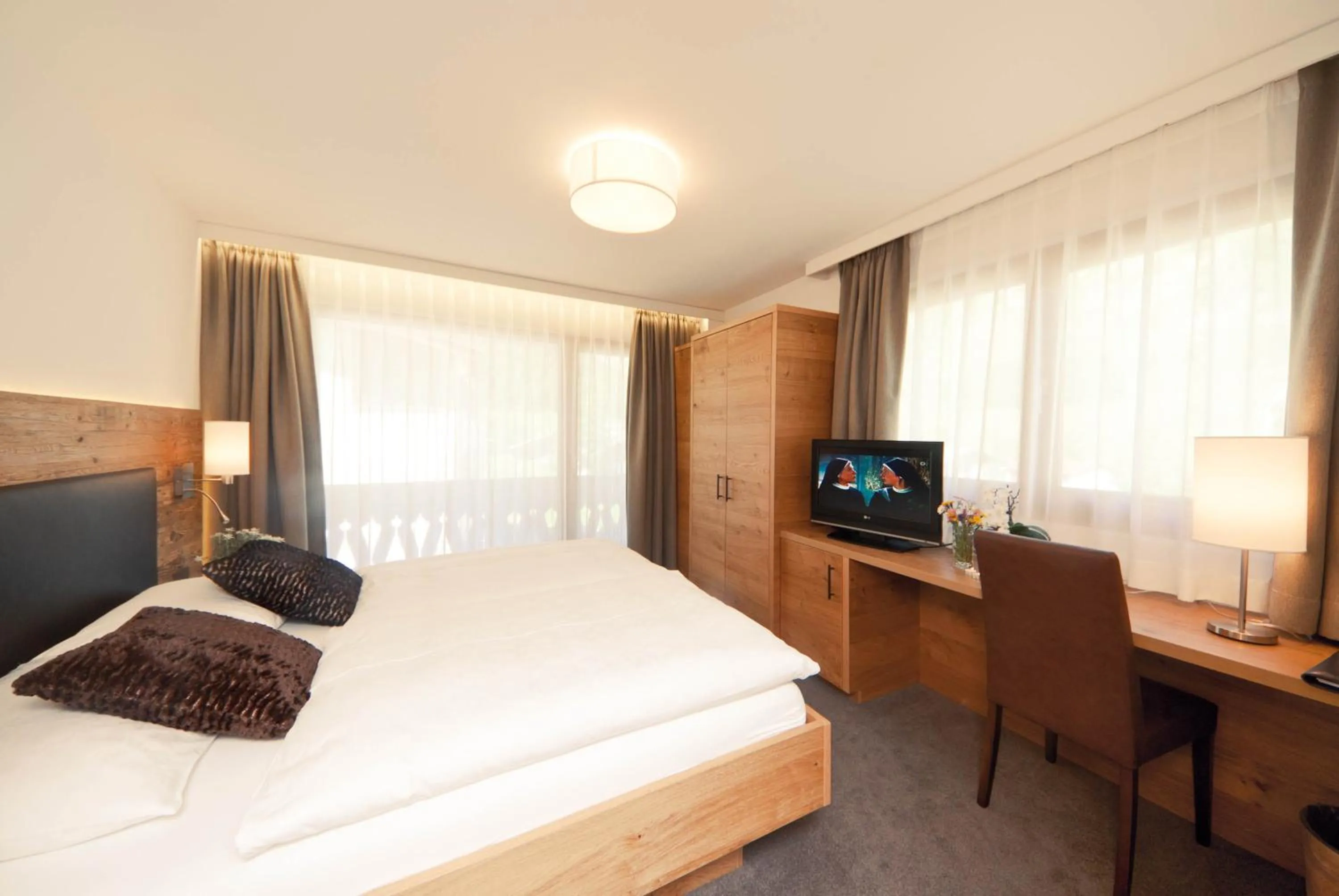 Photo of the whole room, Bed in Waldpark Hotel Garni