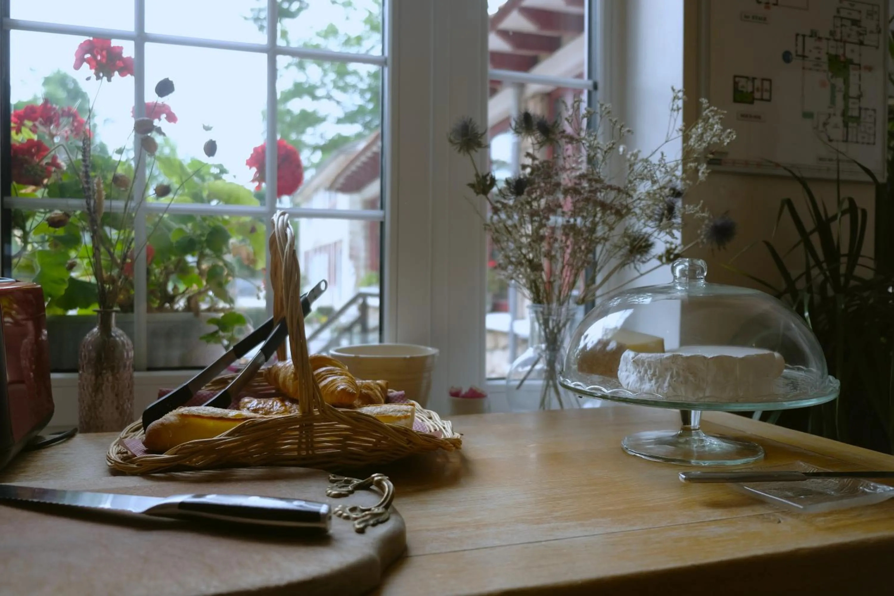 Buffet breakfast in Hostellerie Du Lys