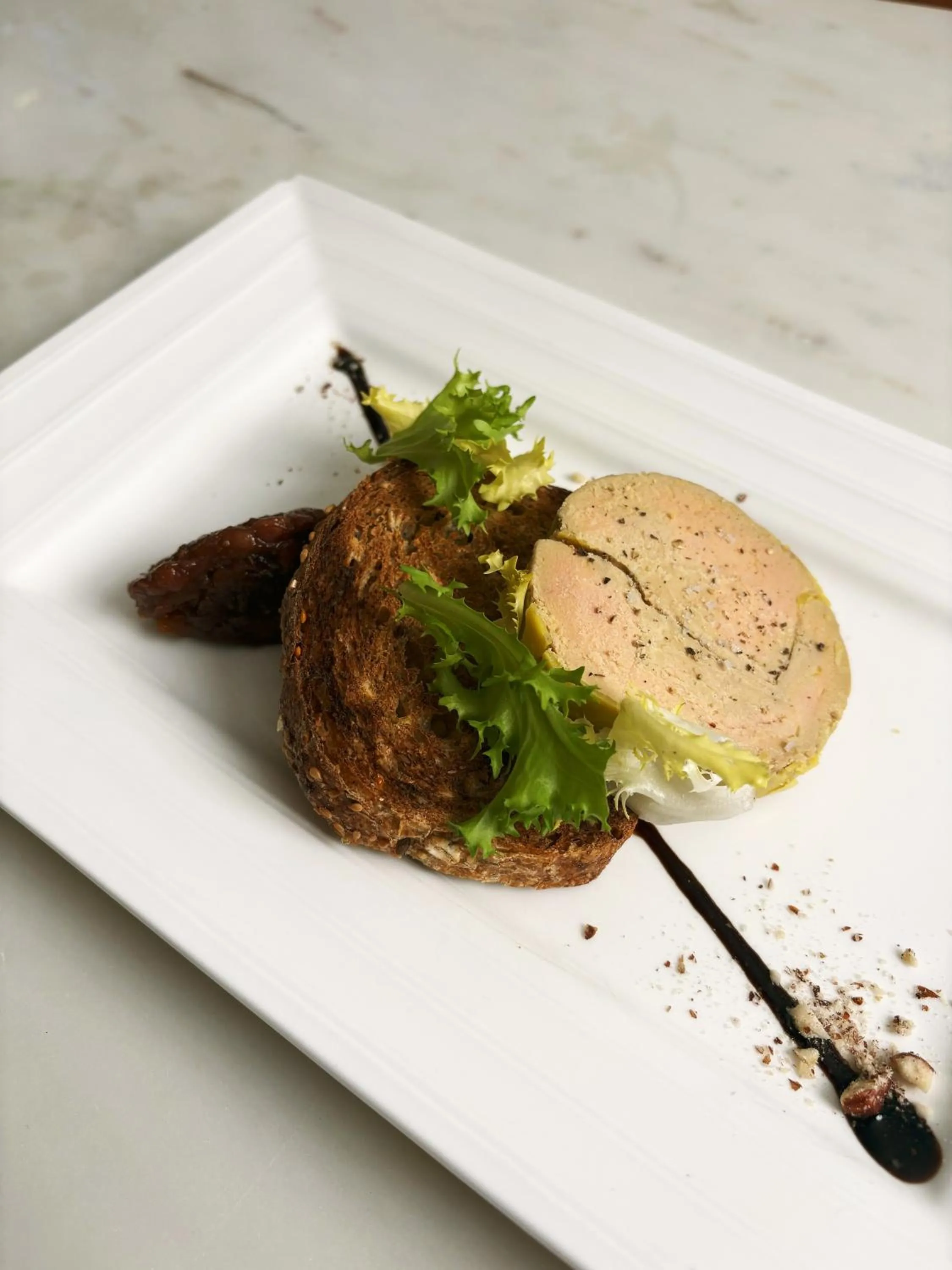 Restaurant/places to eat in Hostellerie Du Lys