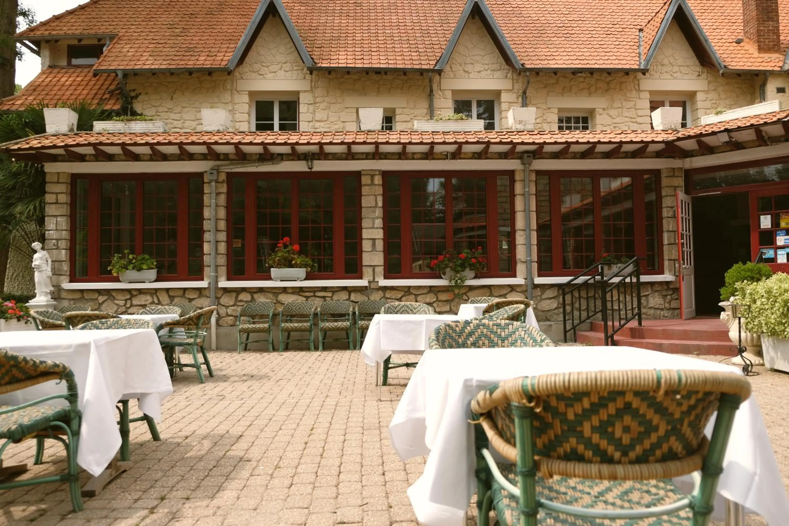 Property building in Hostellerie Du Lys