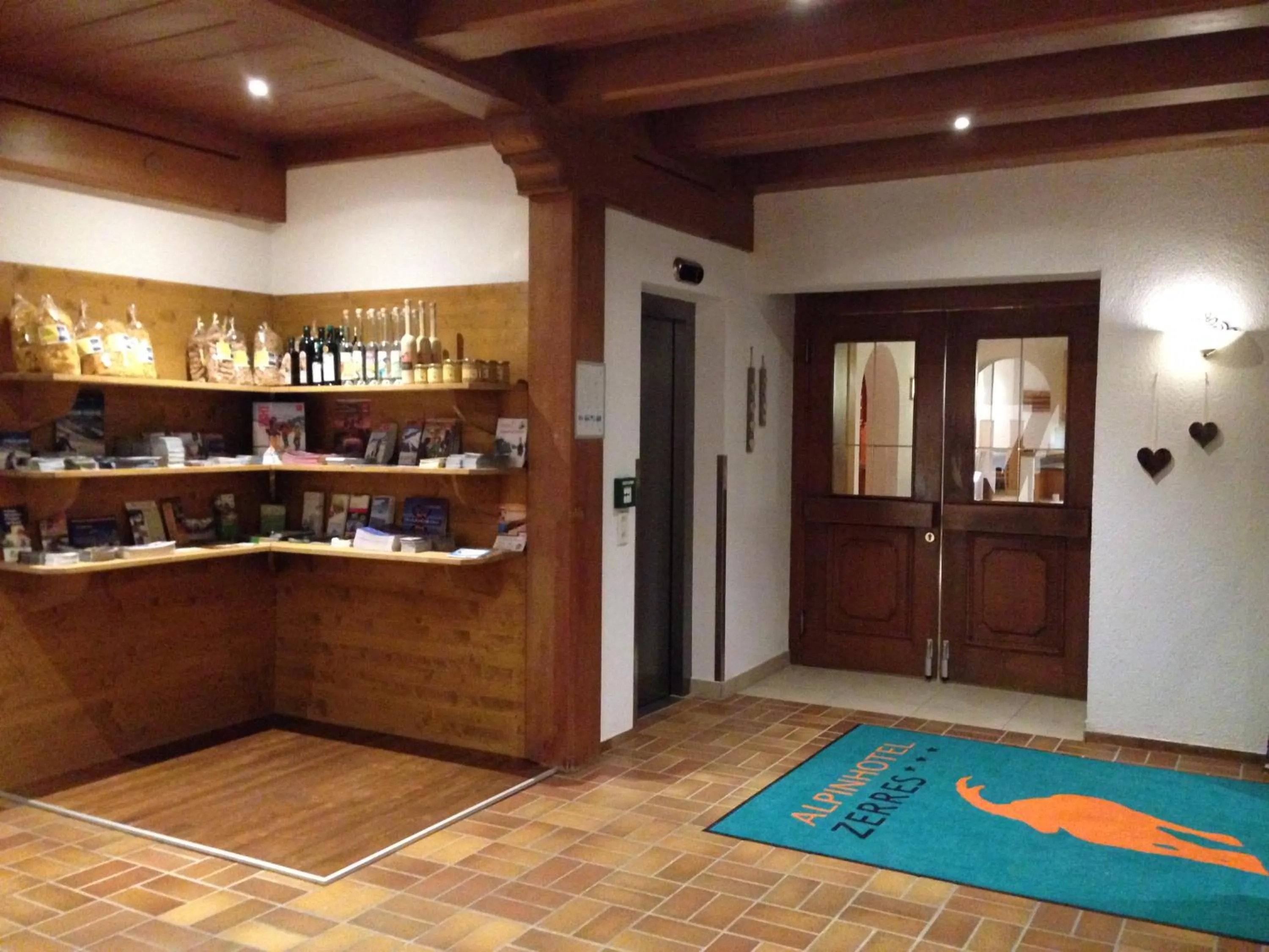 Shopping Area in Hotel Zerres