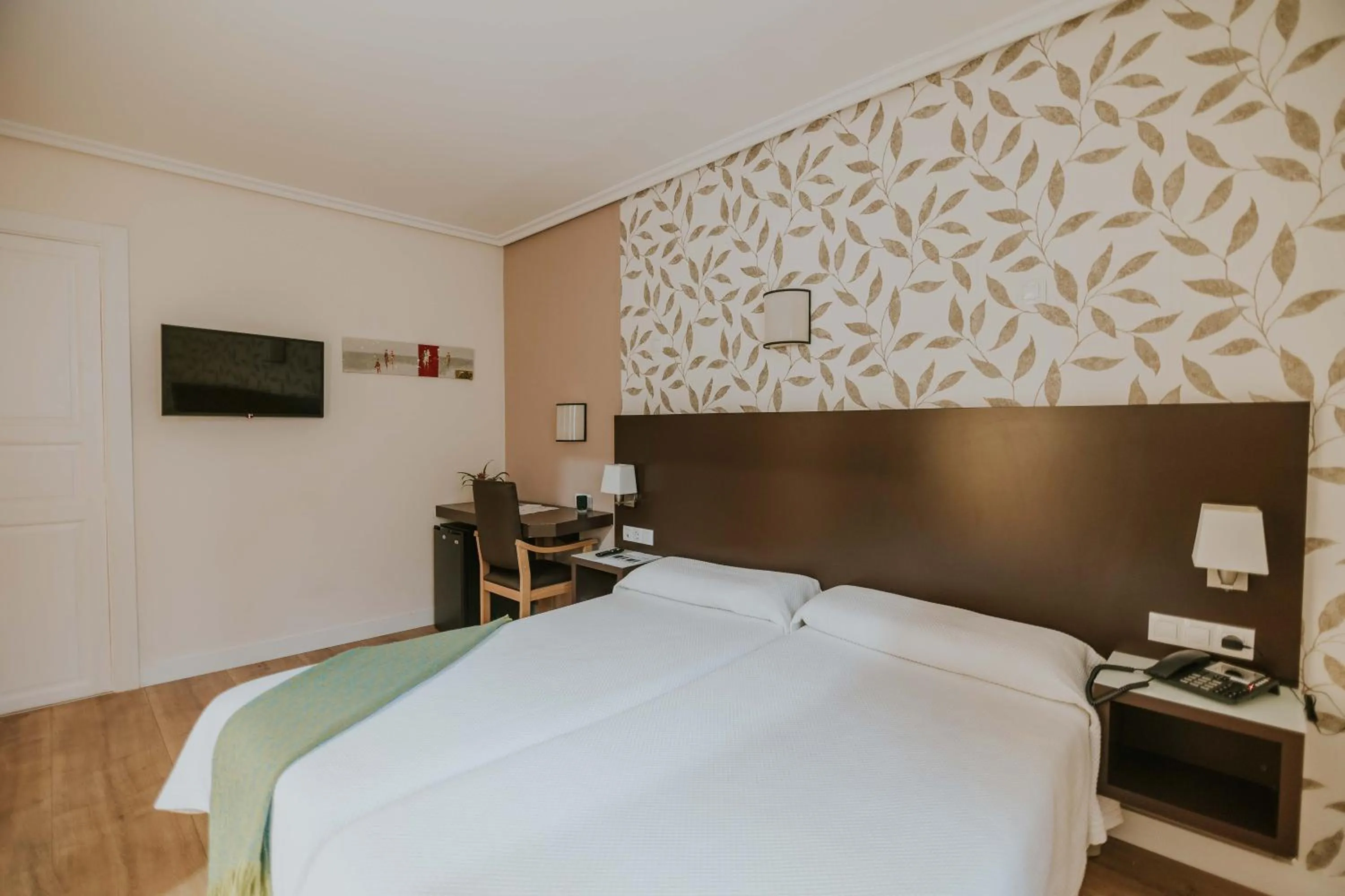 Photo of the whole room, Bed in Hotel Arrope