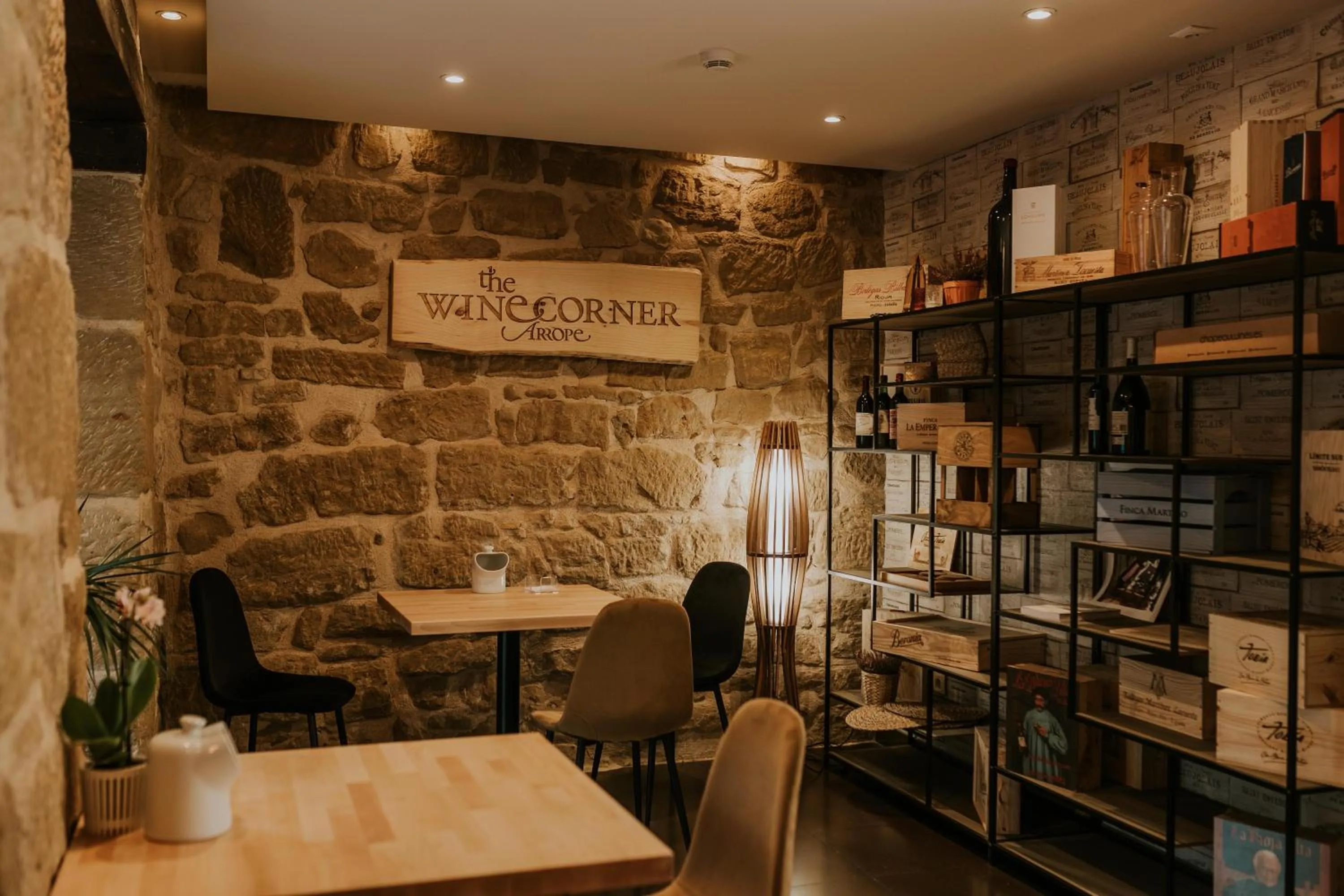 Restaurant/places to eat in Hotel Arrope