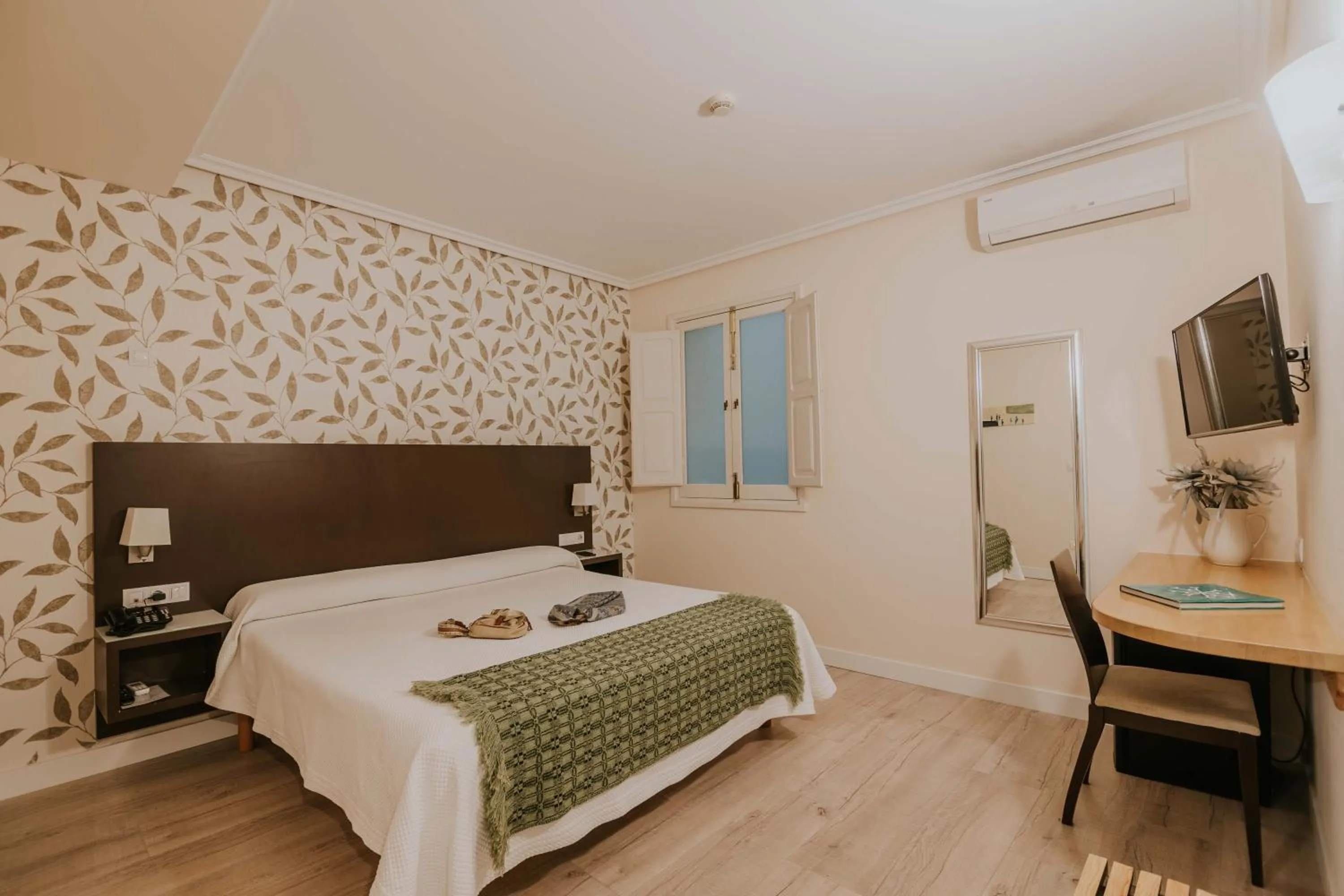 Photo of the whole room, Bed in Hotel Arrope