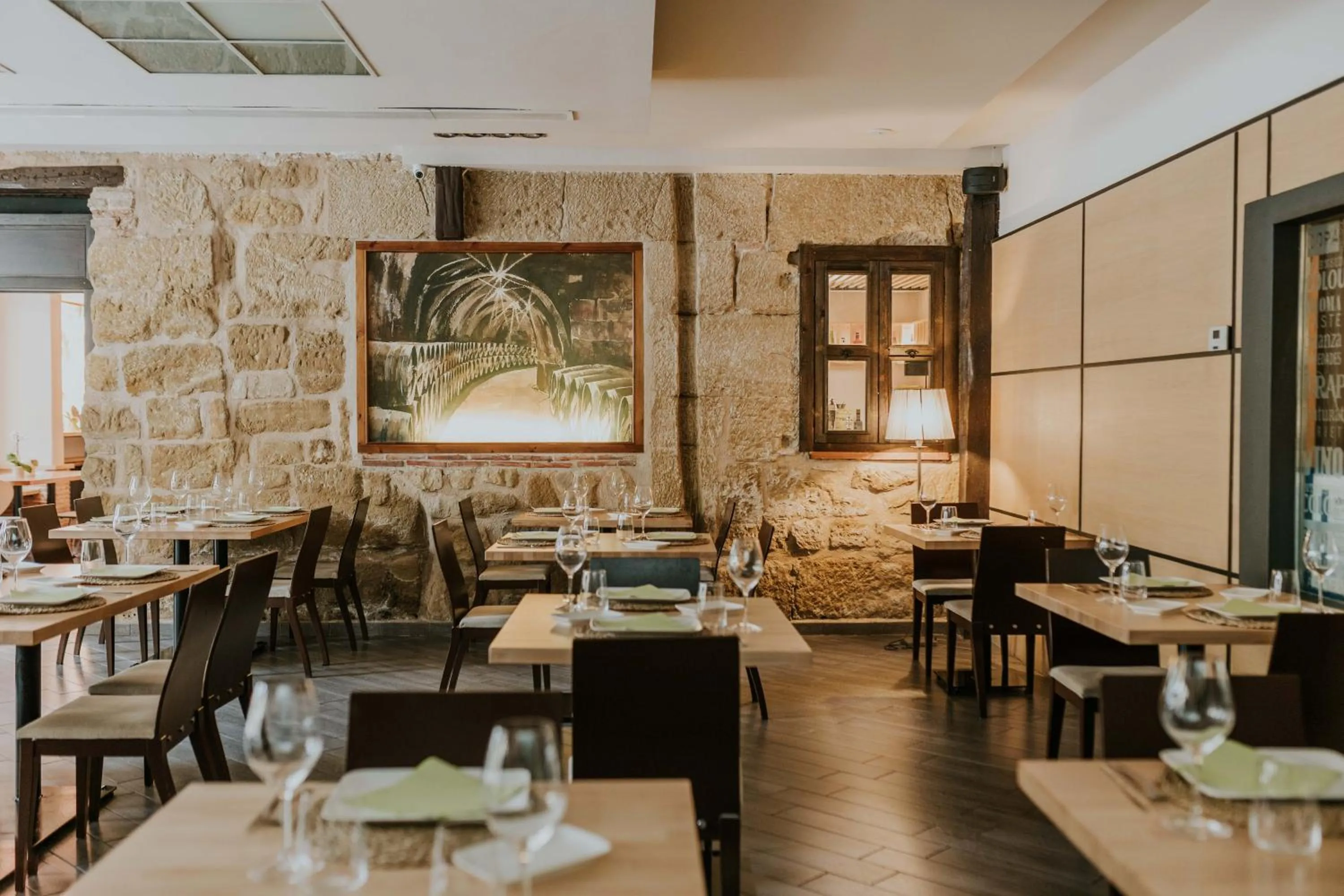 Restaurant/places to eat in Hotel Arrope