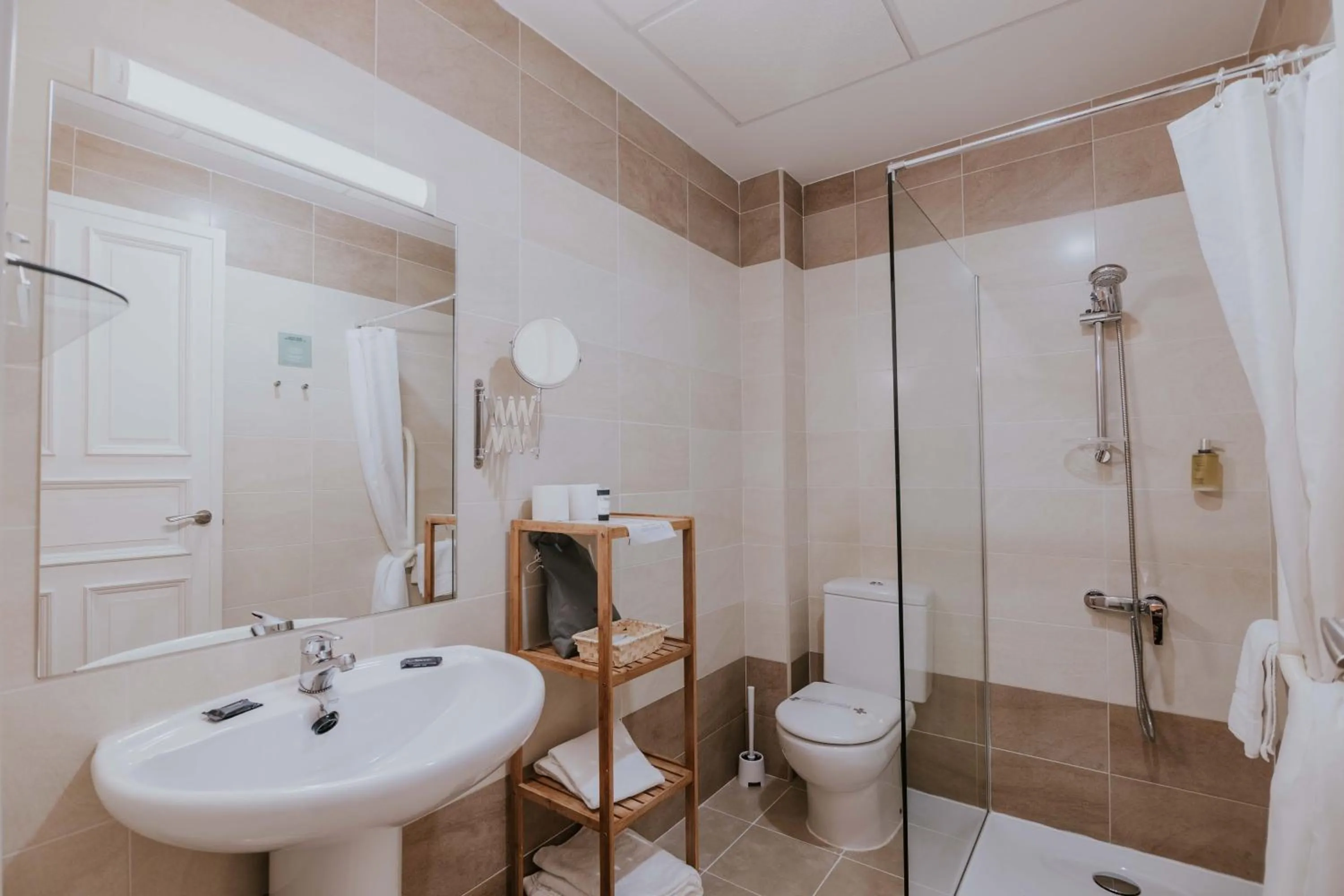 Bathroom in Hotel Arrope