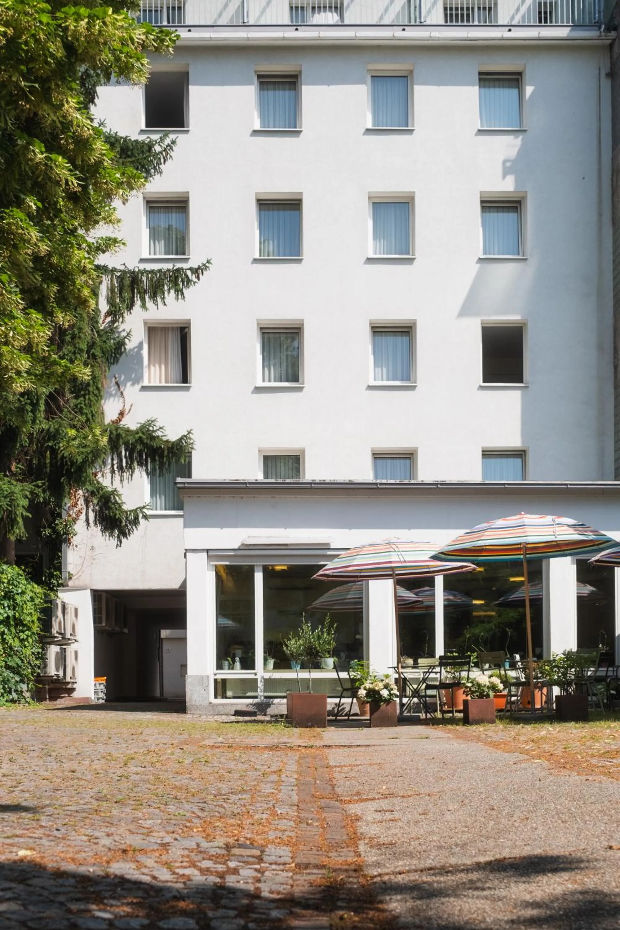 Property building in Dom-Hotel