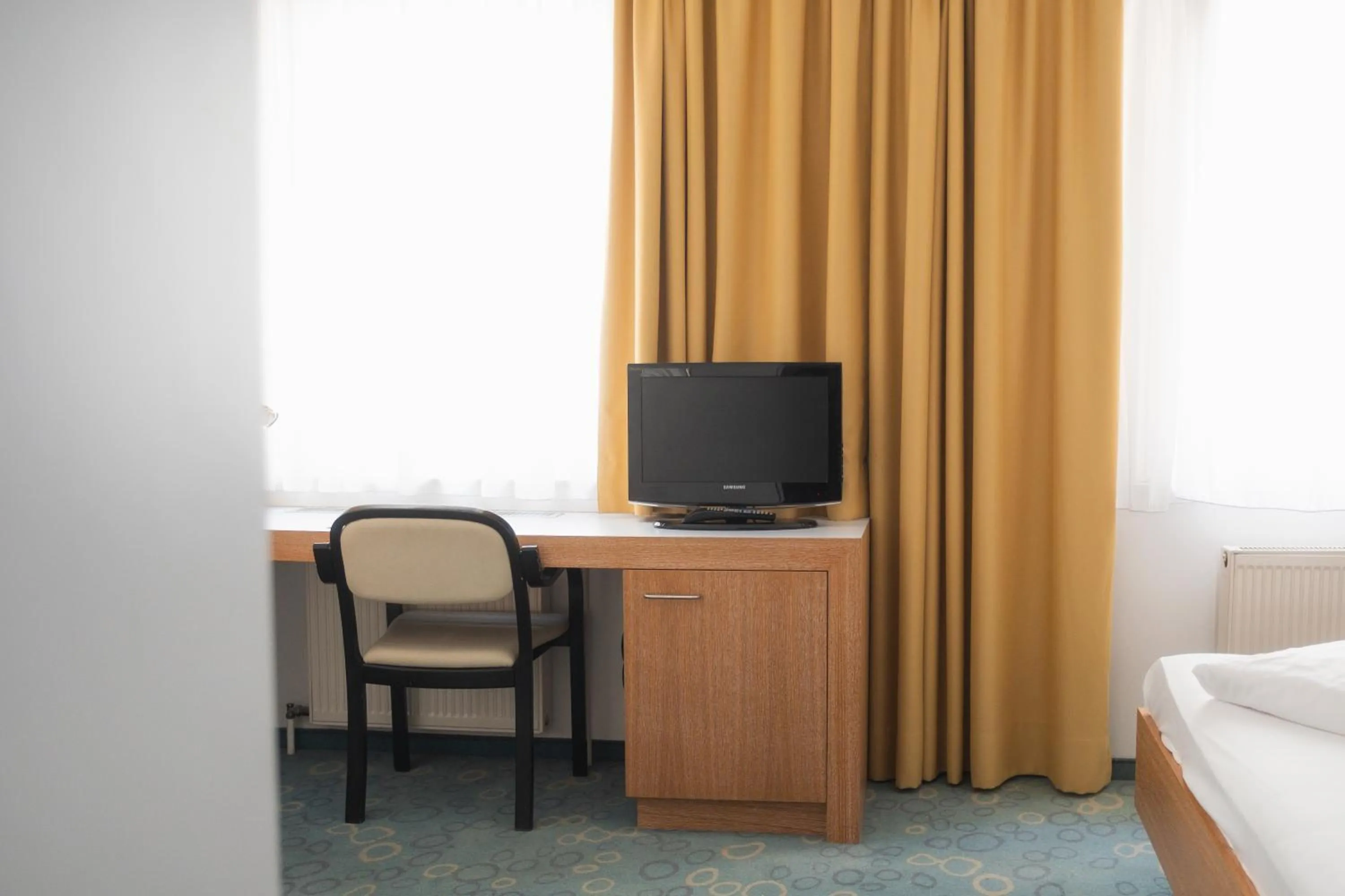 TV and multimedia, Bed in Dom-Hotel