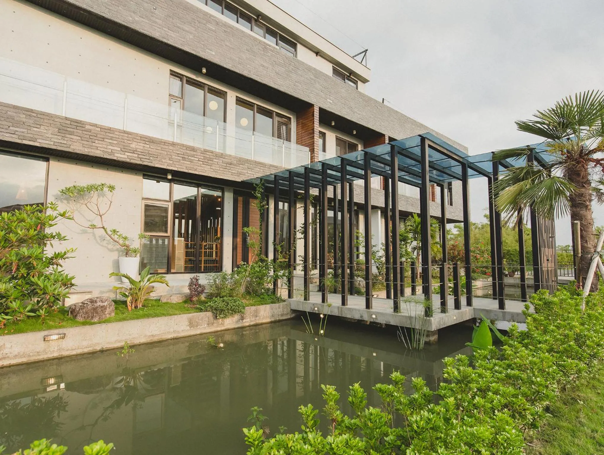 Garden view in Island Sunrise