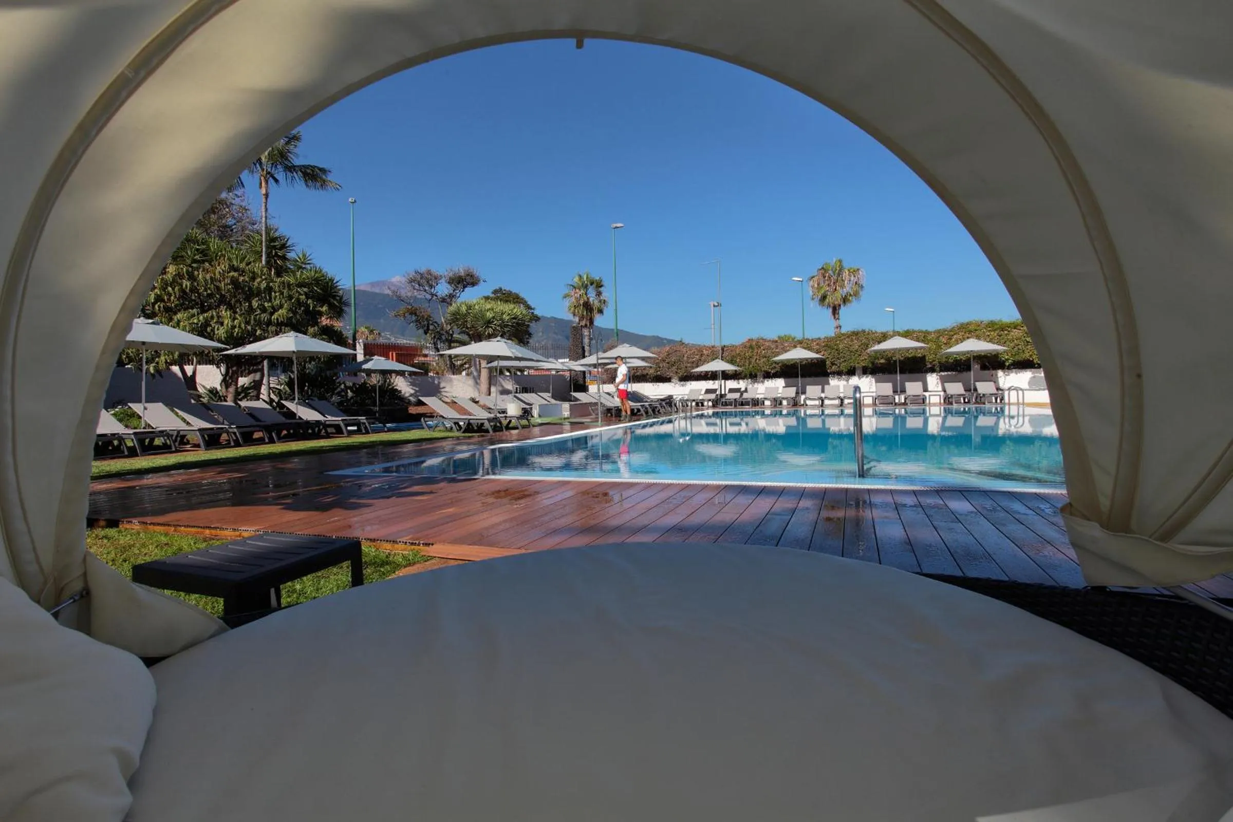 Swimming pool in O7 Tenerife