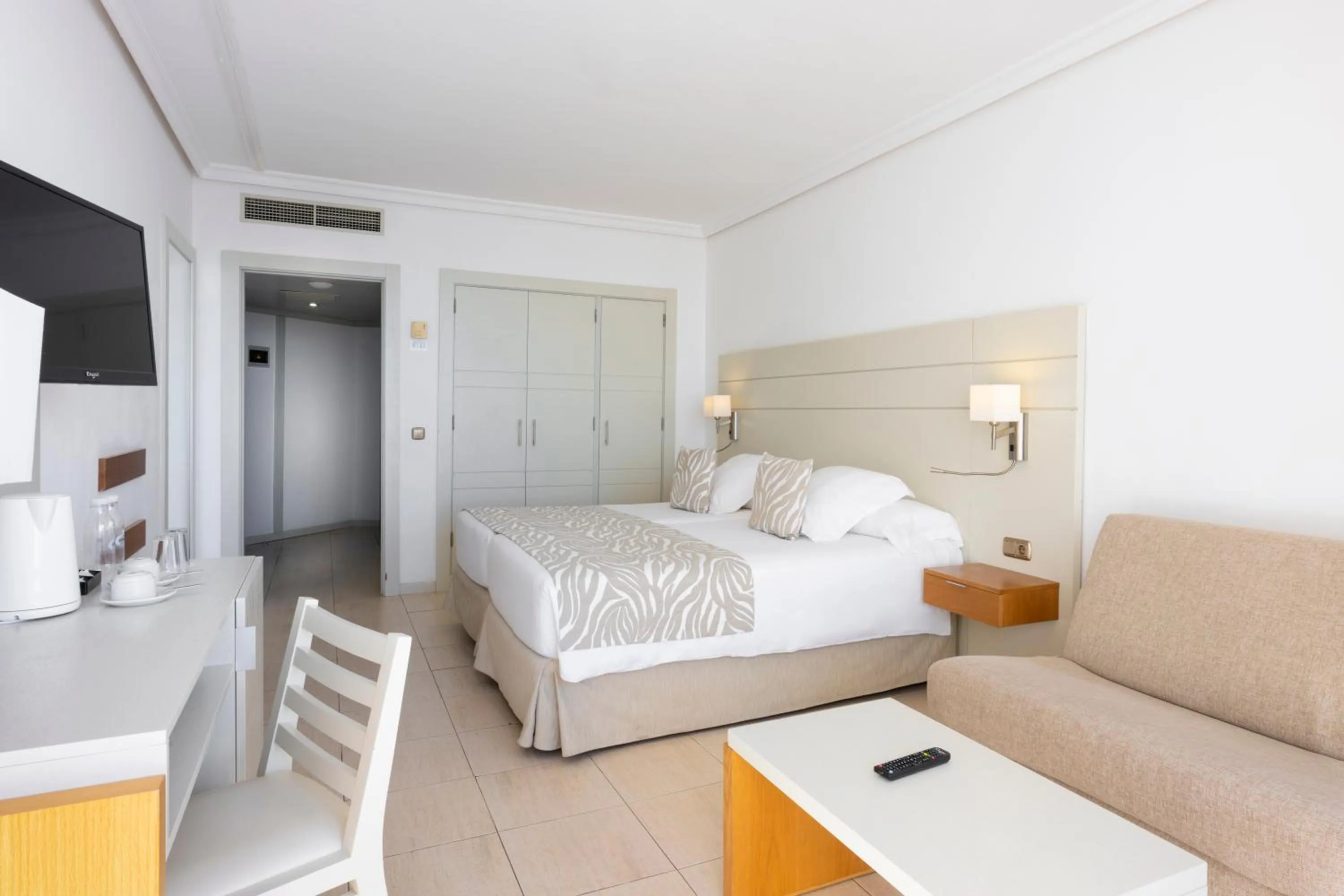 Bed in Landmar Playa La Arena