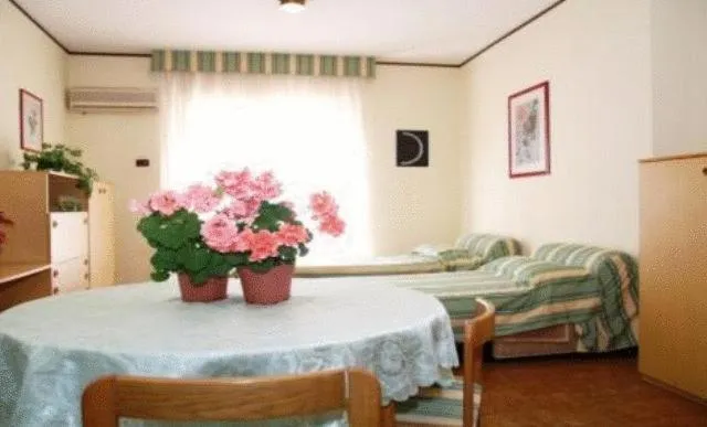 Photo of the whole room in Residence Royal