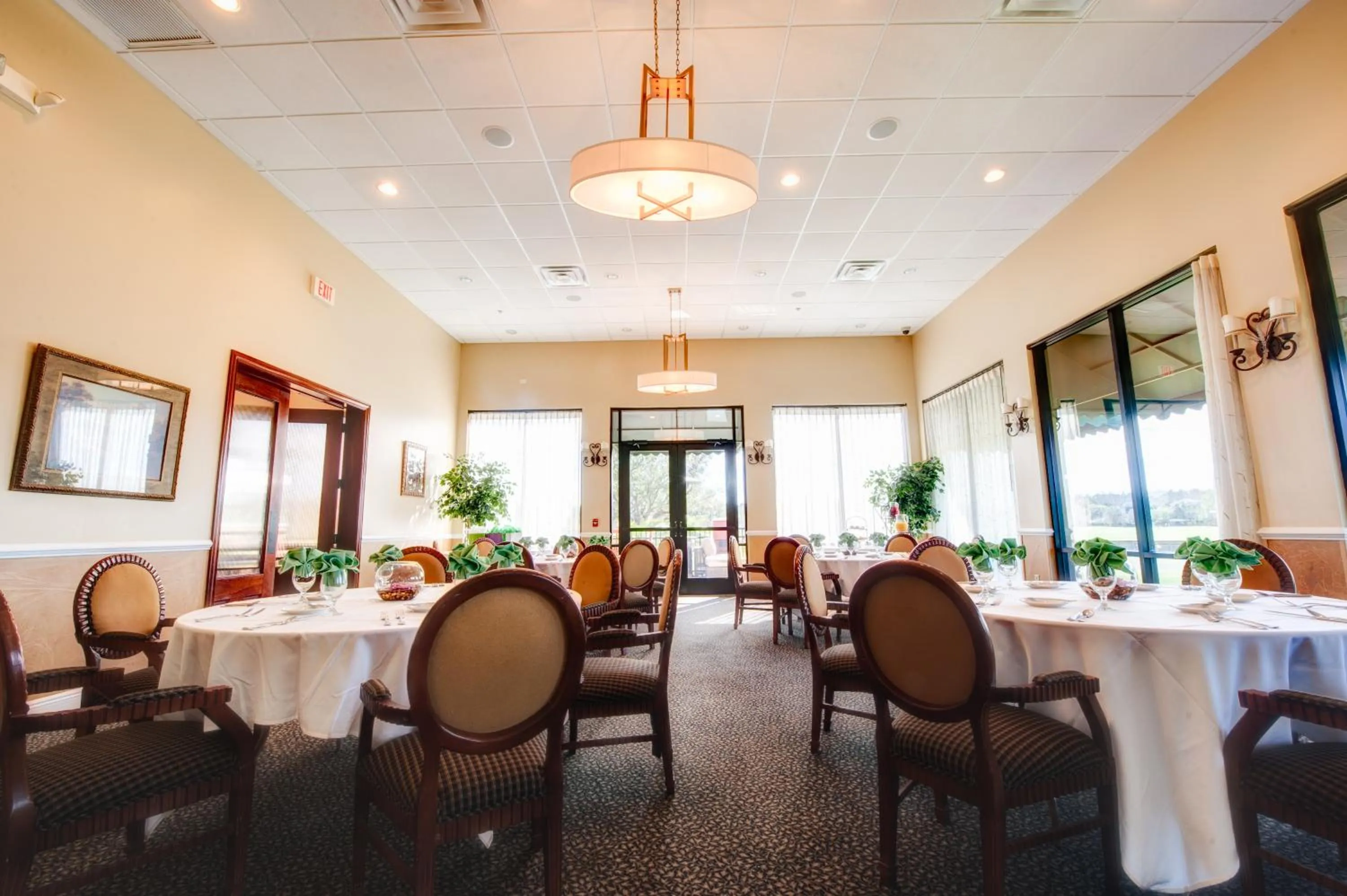 Restaurant/places to eat in Emerald Greens Condo Resort