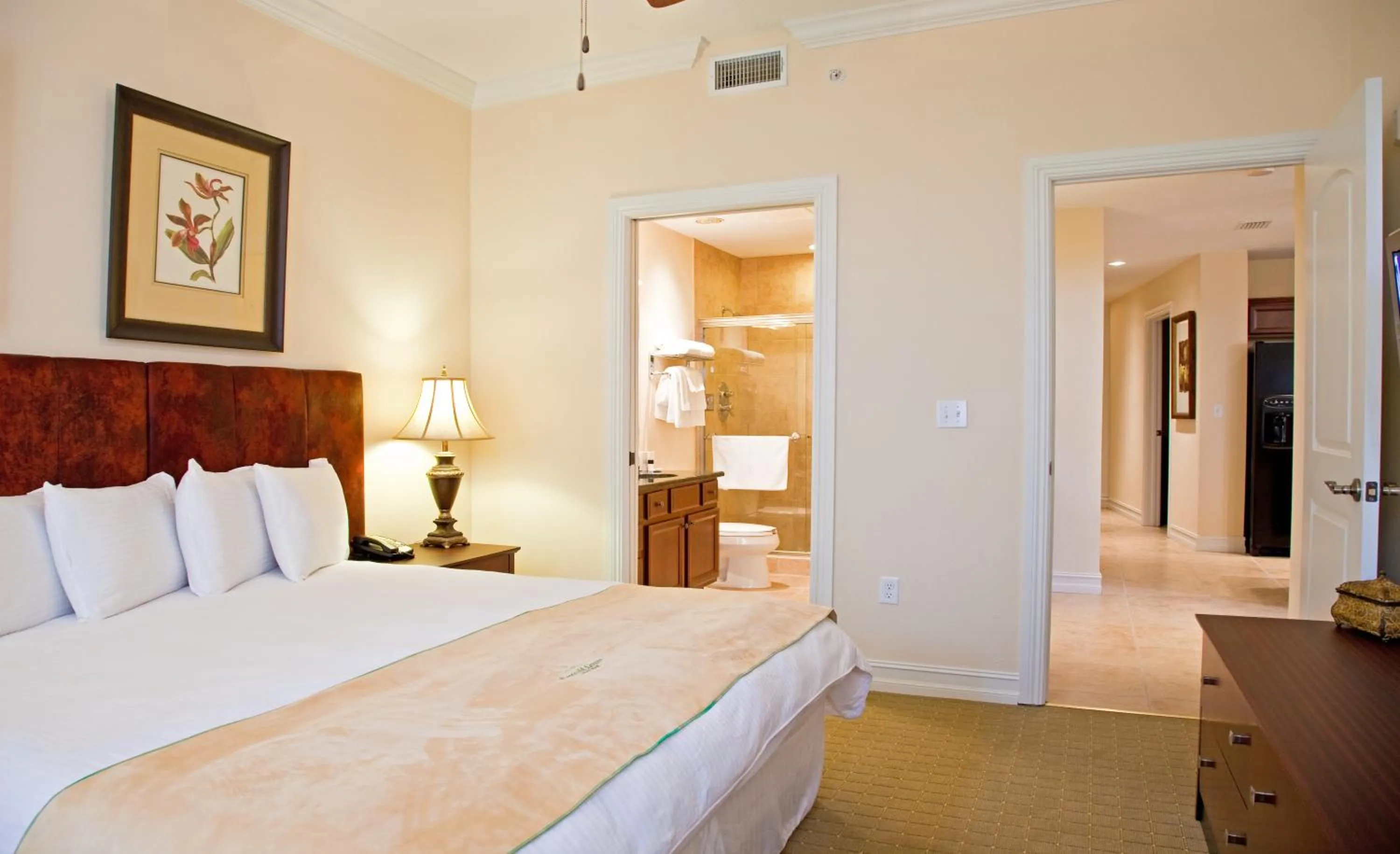 Photo of the whole room in Emerald Greens Condo Resort