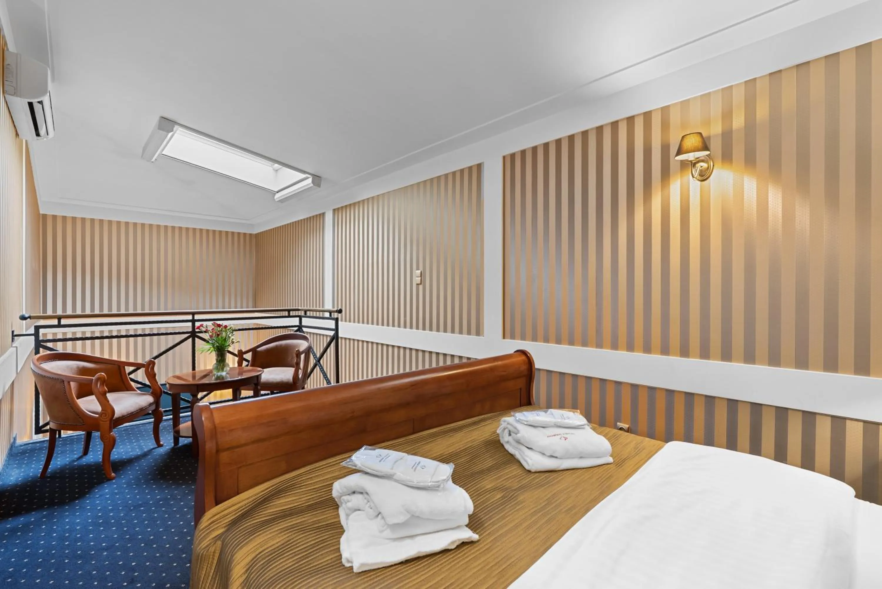 Bed in Hotel Diament Bella Notte Katowice - Chorzów