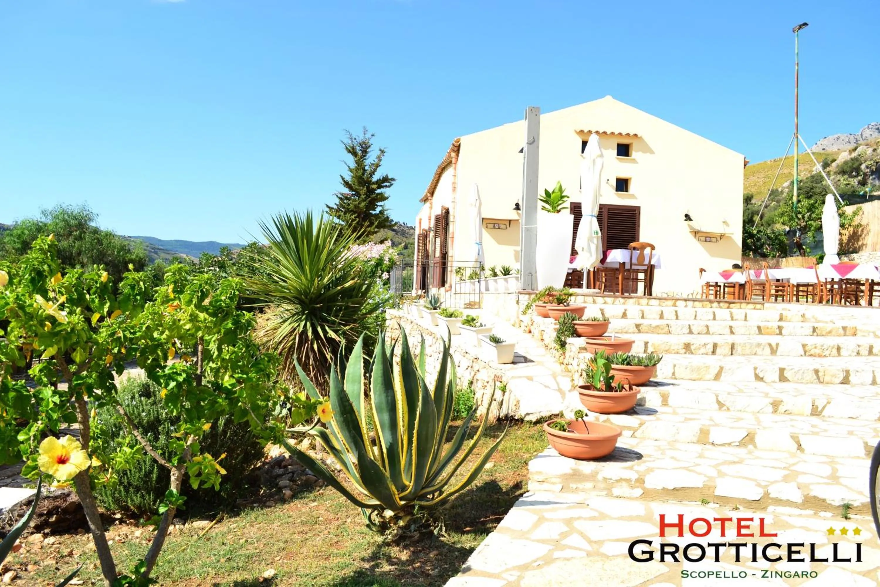 Restaurant/places to eat in Hotel Grotticelli