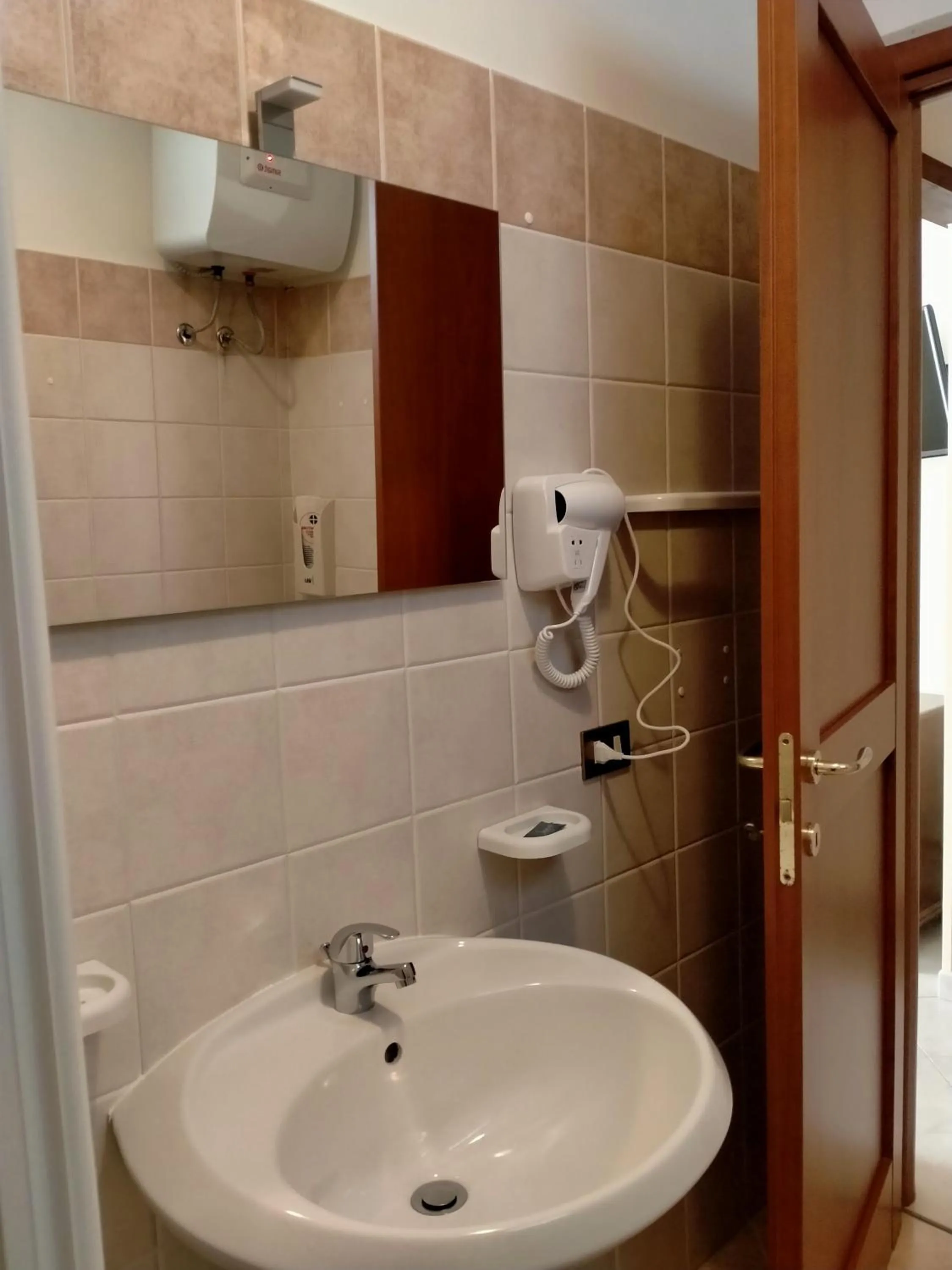 Bathroom in Hotel Grotticelli