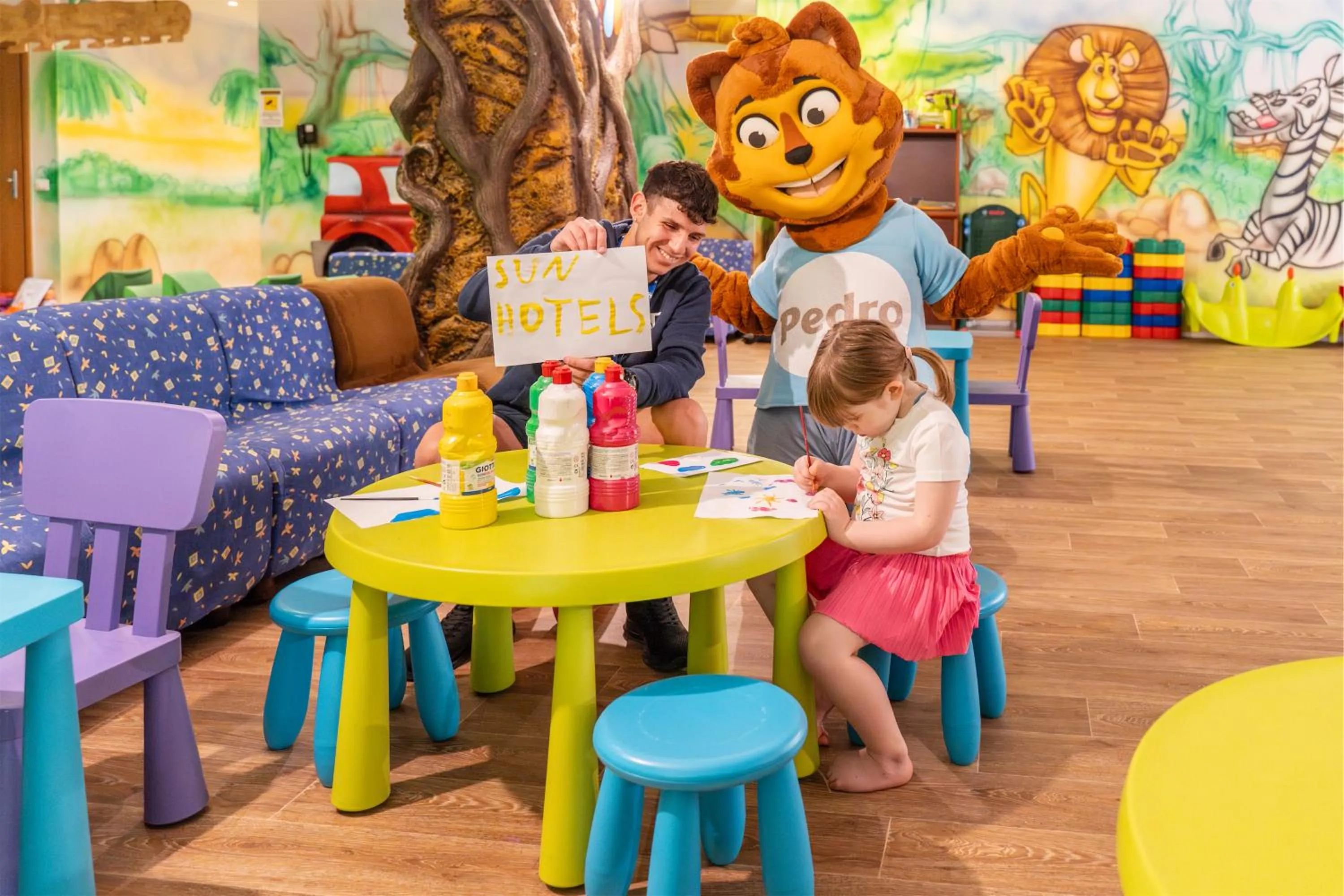 Kids's club in Majestic Palace