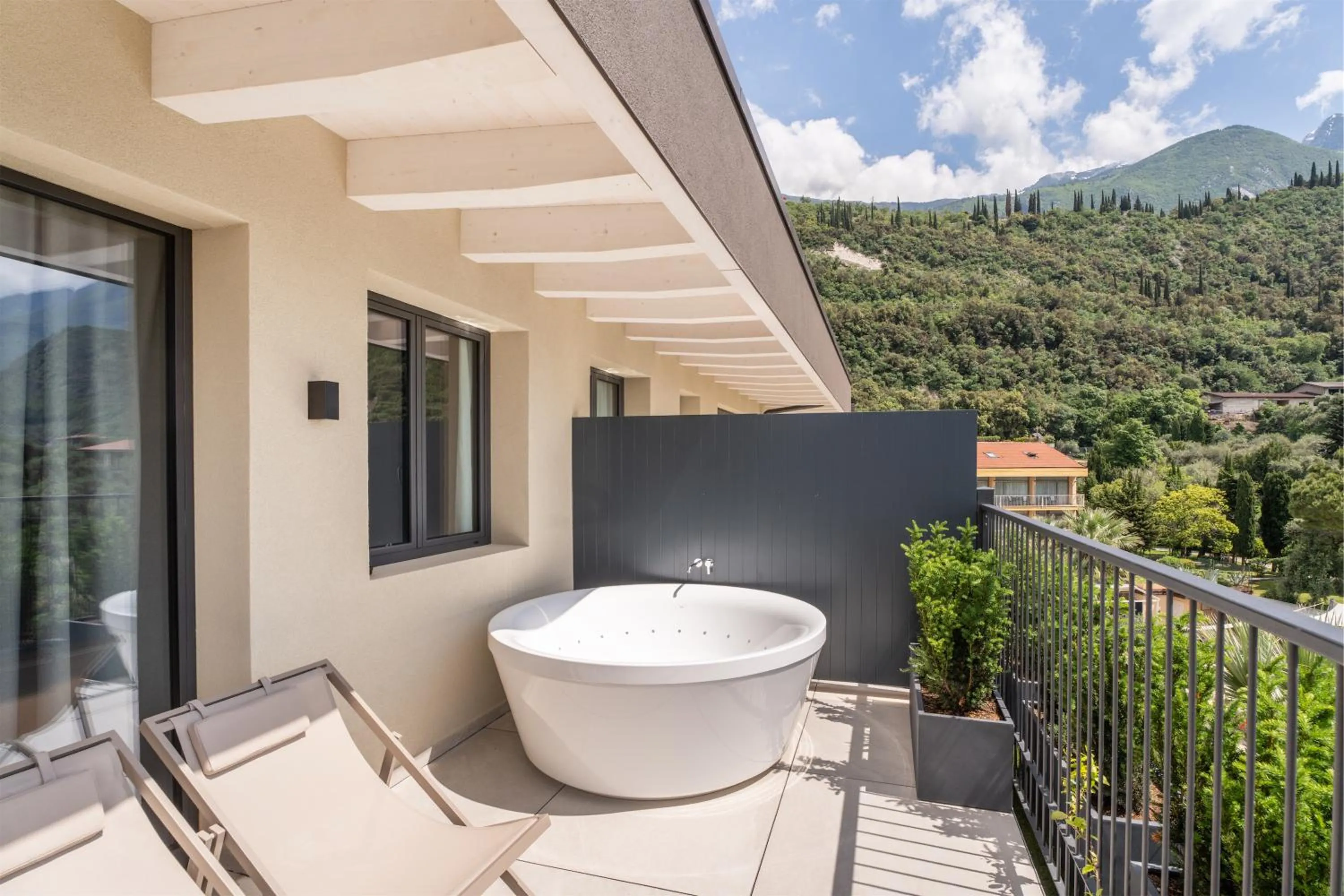 Open Air Bath in Majestic Palace