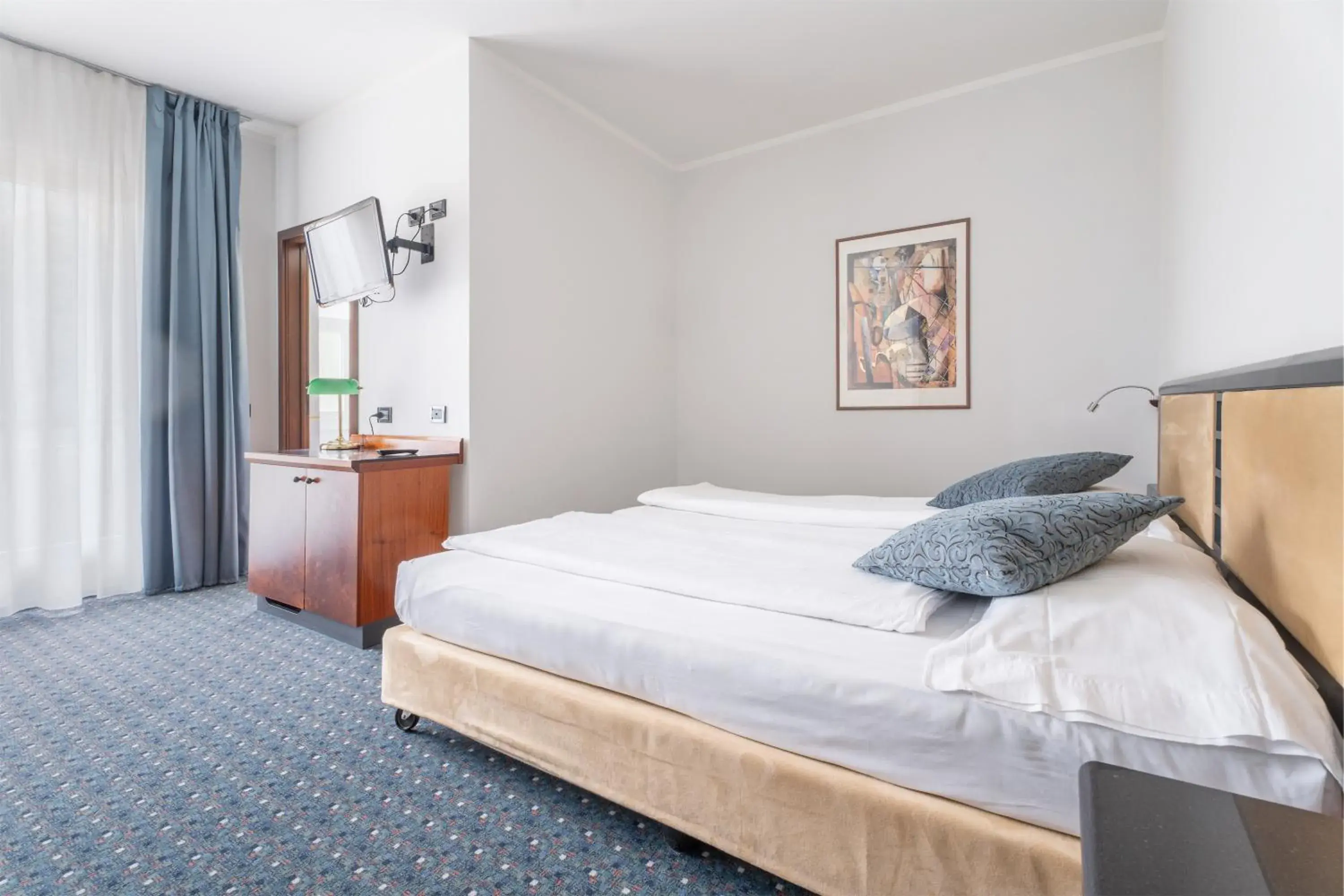 Triple Room in Majestic Palace Triple Room in Majestic Palace