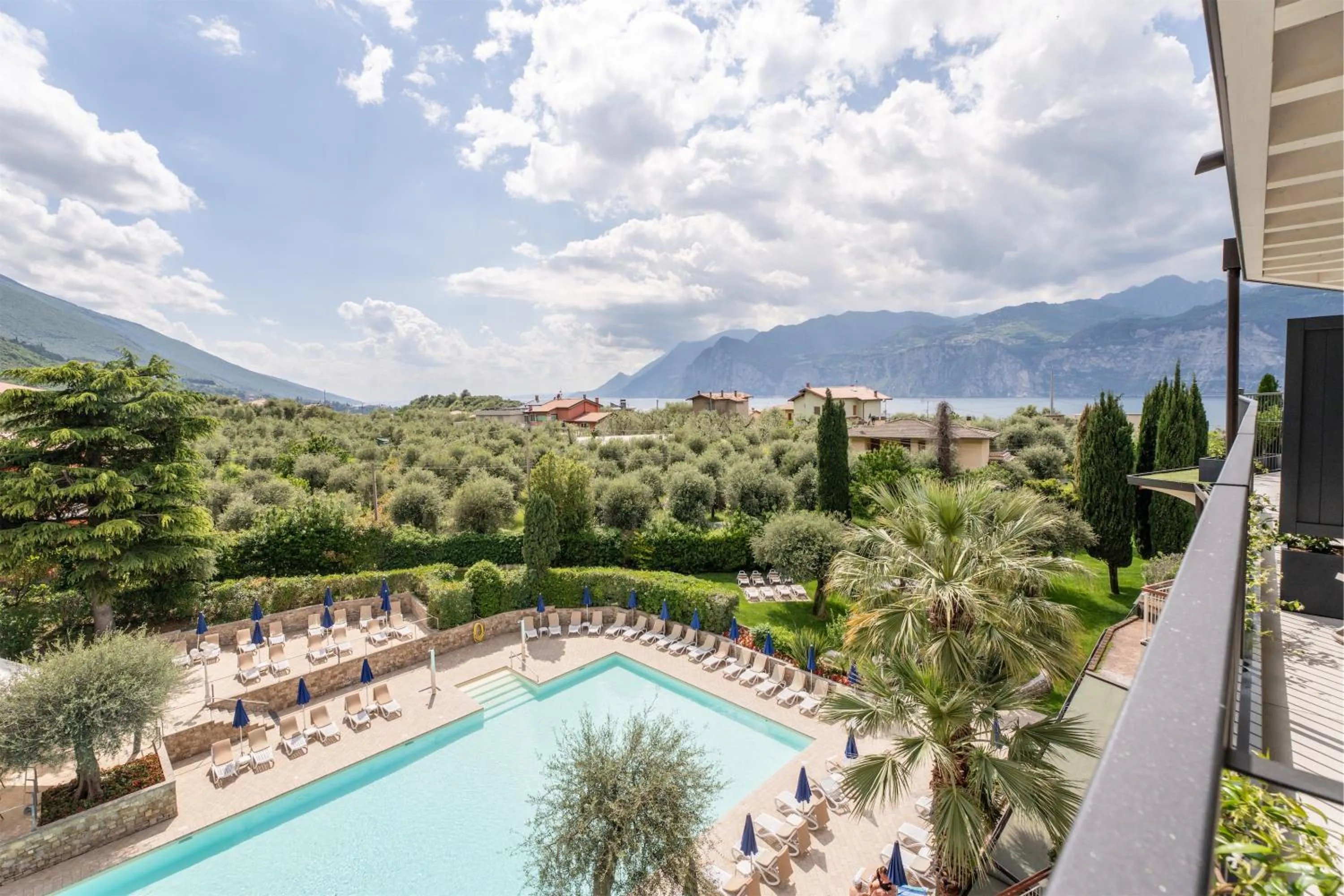 Swimming pool in Majestic Palace