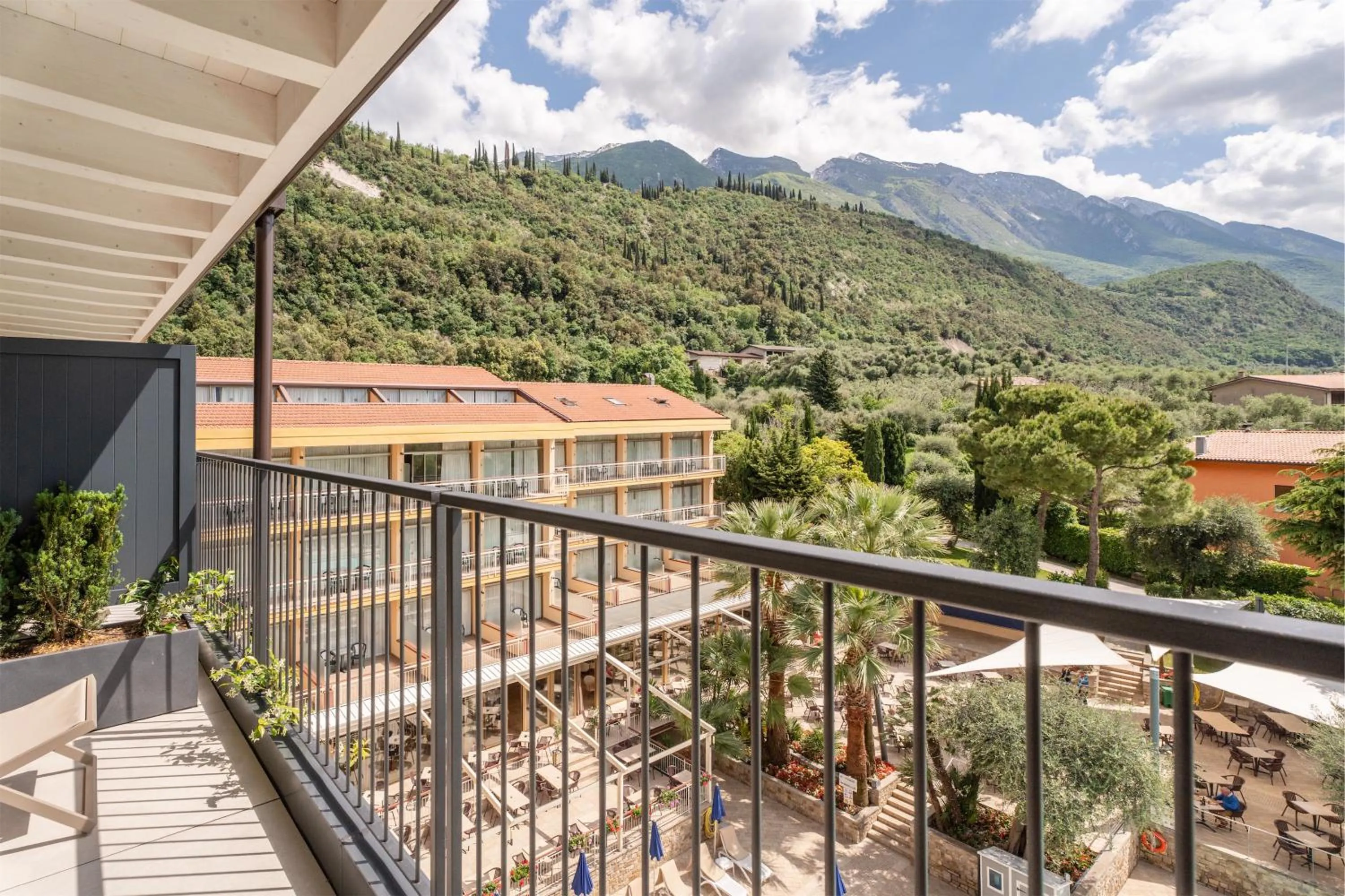 Property building in Majestic Palace