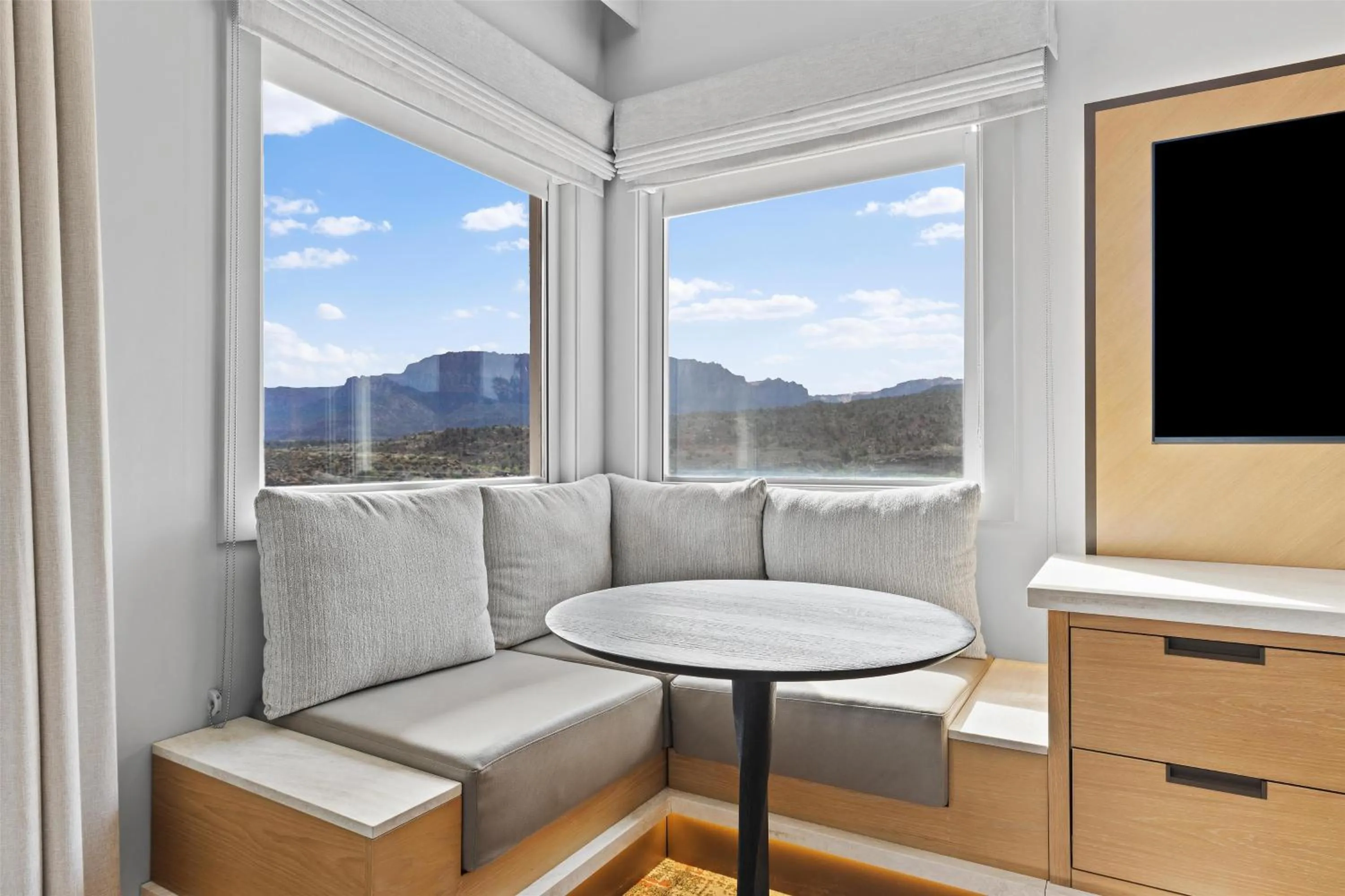 Living room in Hotel De Novo Springdale, Tapestry Collection by Hilton