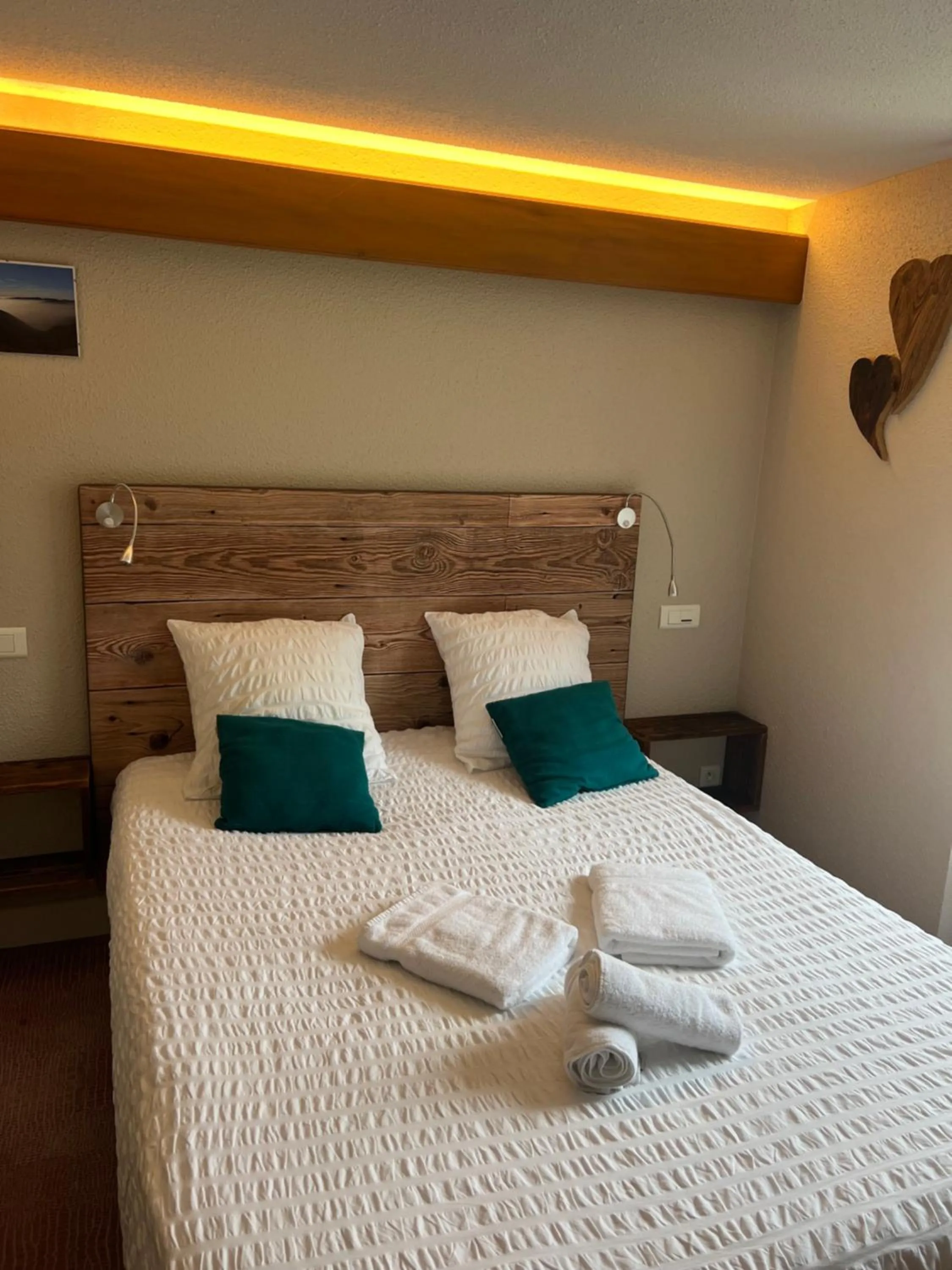 Bed in Hôtel Restaurant Valneige