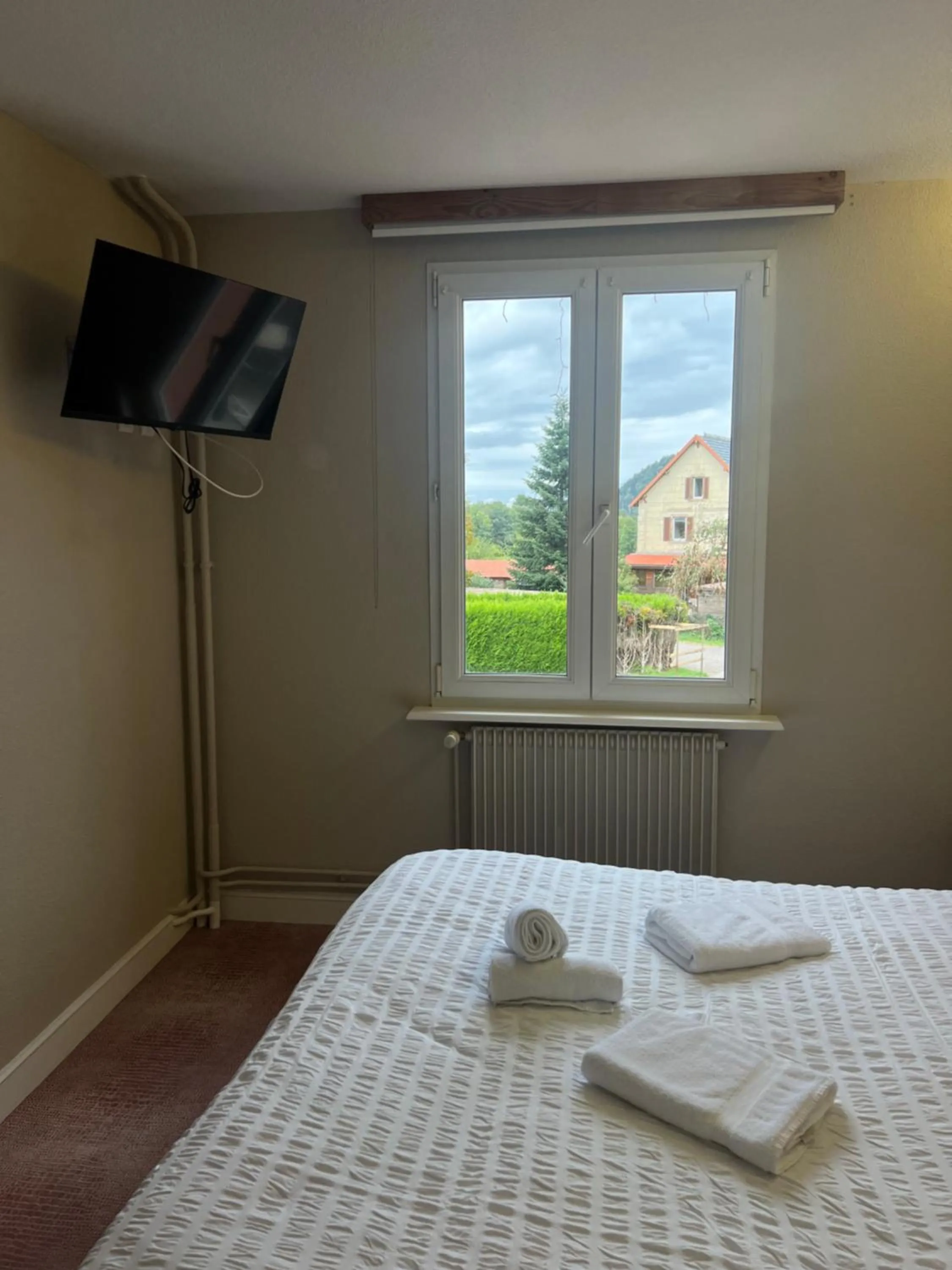 Bed in Hôtel Restaurant Valneige