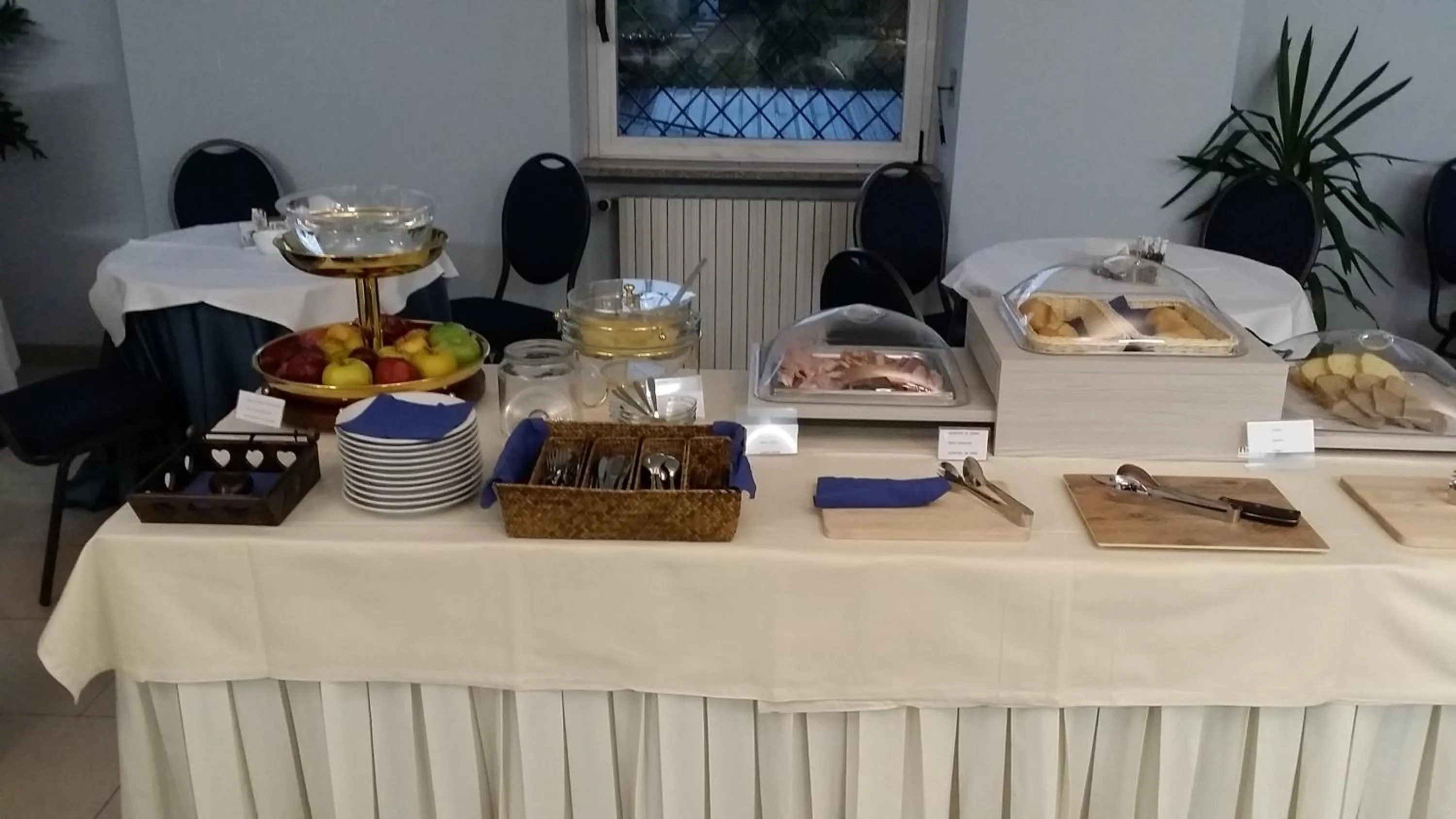 Food and drinks in Flying Hotel