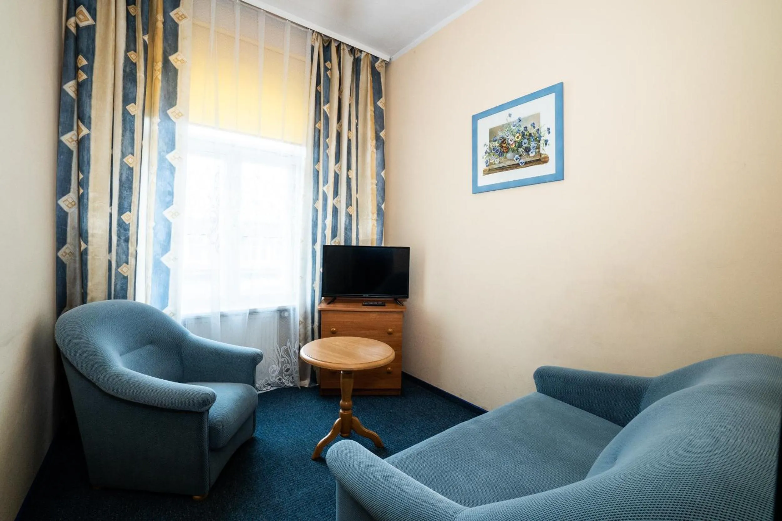 Photo of the whole room in Europa