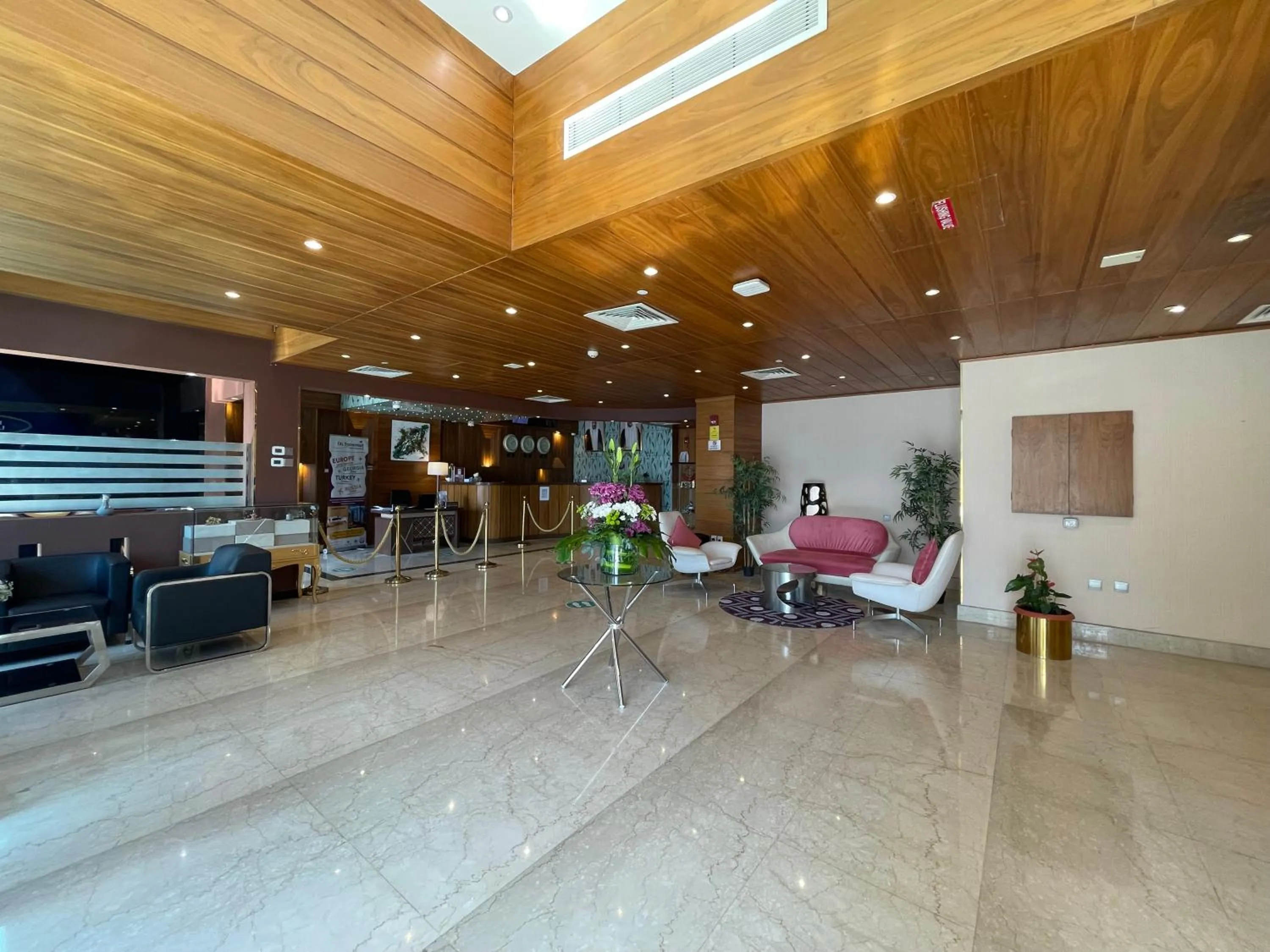 Lobby or reception in Al Mansour Plaza Hotel